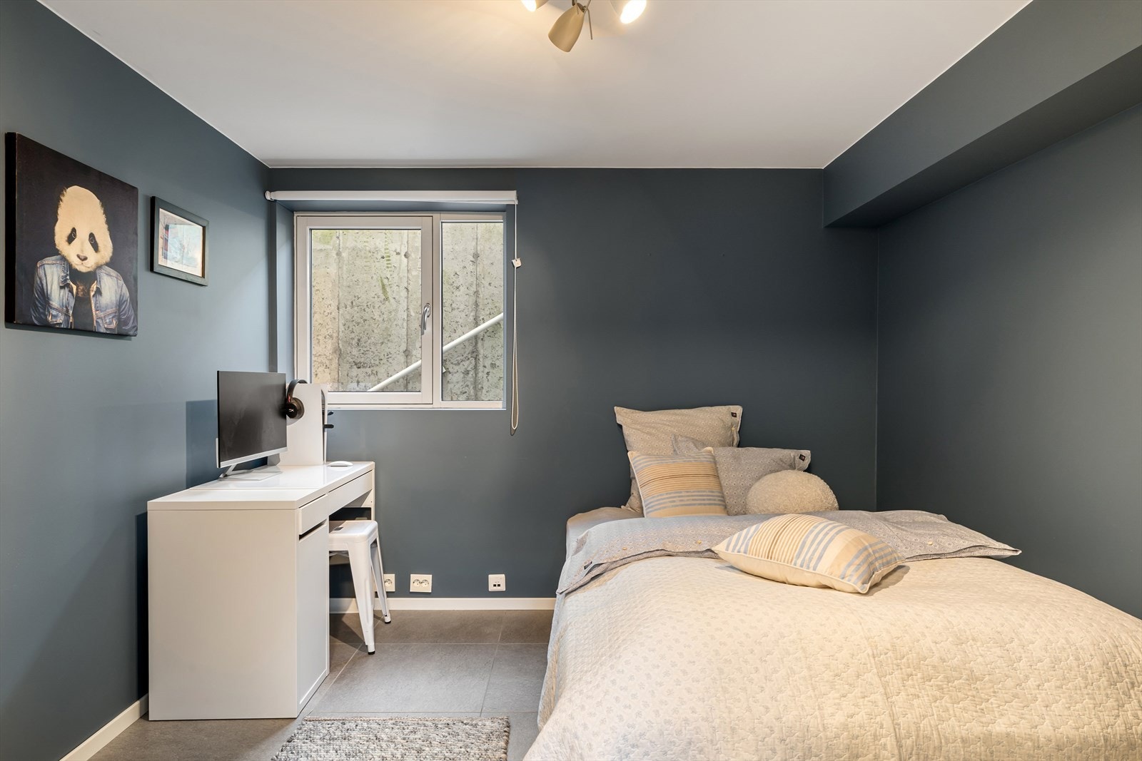 Soverom med garderobeplass Galleribilde