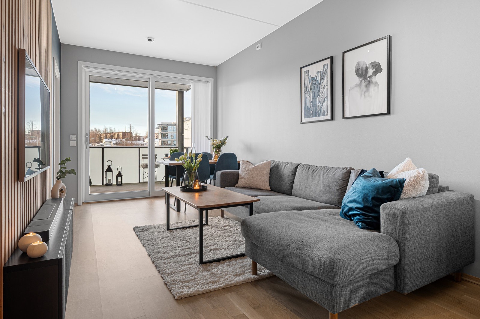 En moderne og stilfull 3-roms leilighet med balkong og p-plass. Galleribilde