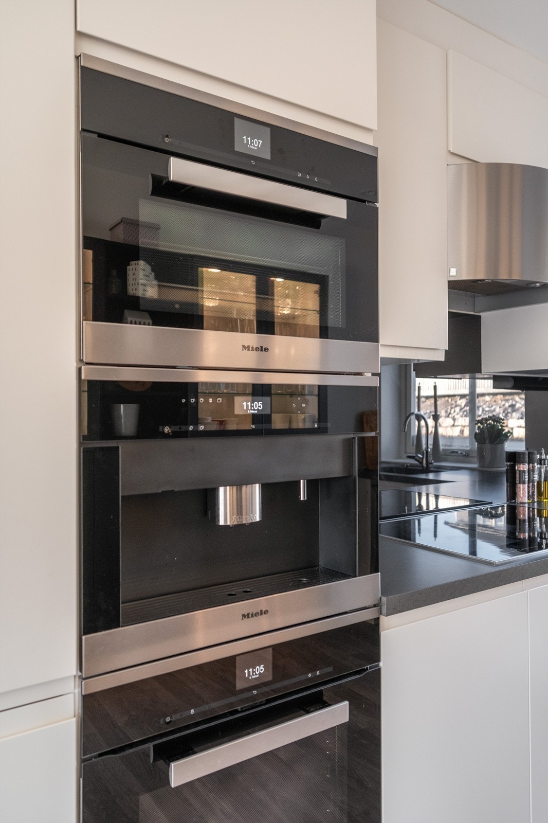 Alt man trenger på det moderne kjøkken. Galleribilde