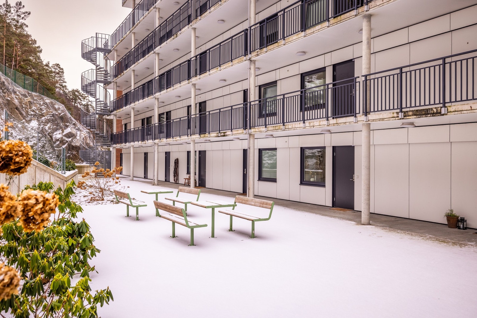 - Leiligheten disponerer en ekstern bod plassert i ende av svalgang - Galleribilde