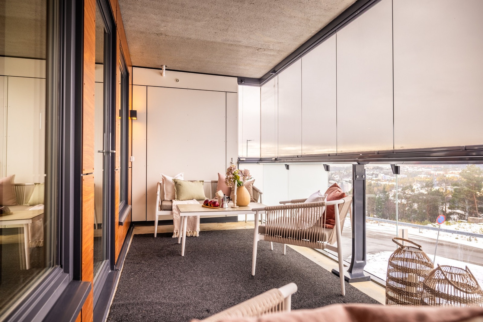 - Kan lett åpnes ved å skyve glassplatene til siden - Galleribilde