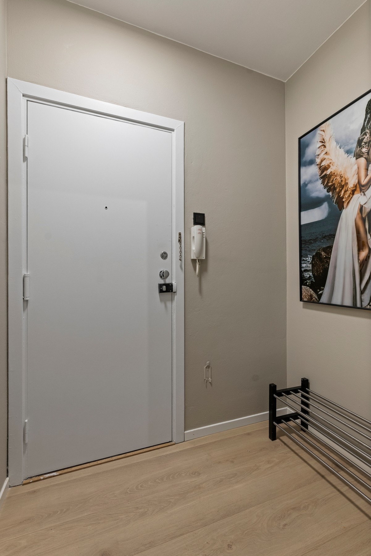 Plass til skyvedørsgarderobe og skap. Galleribilde