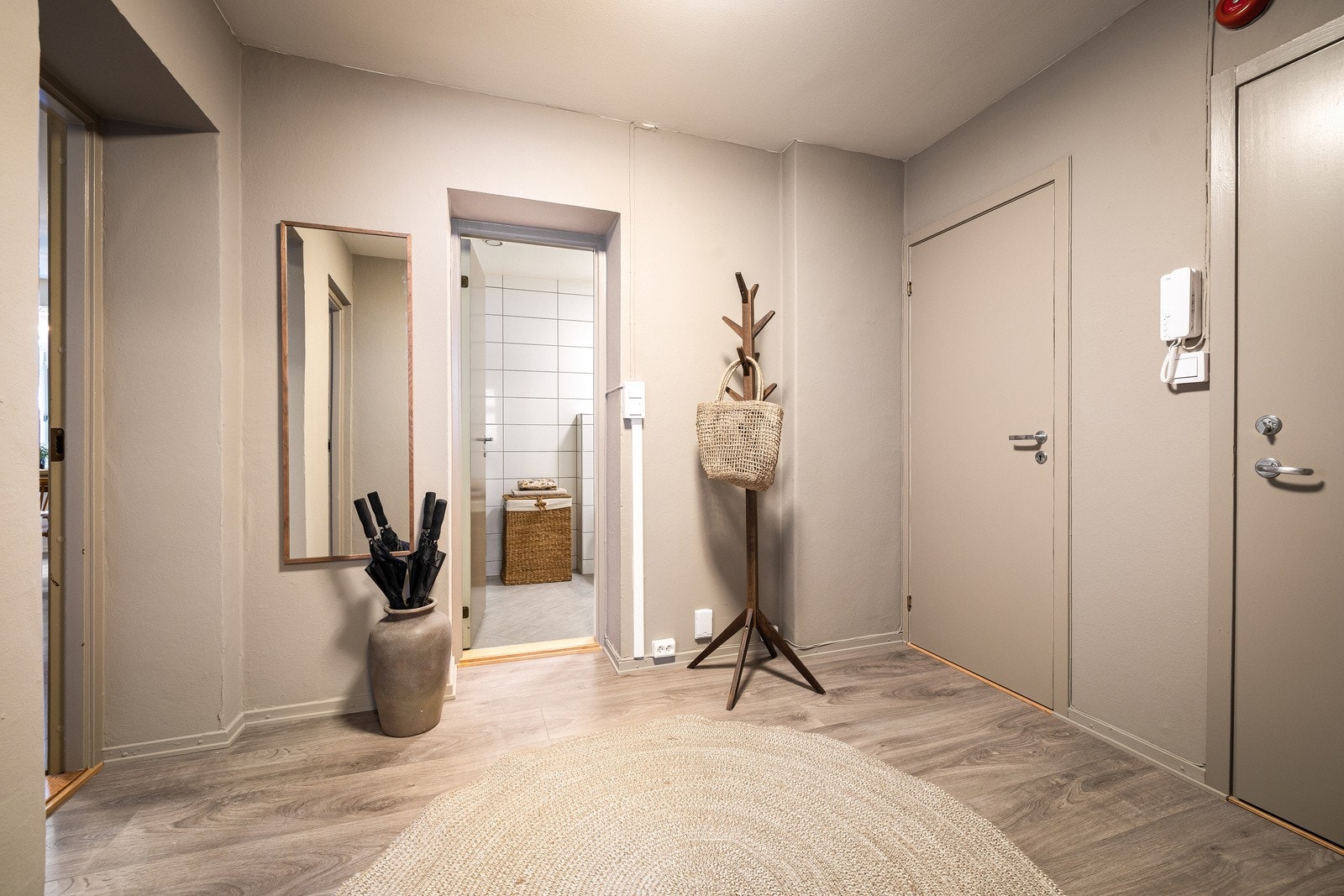 Seriekoblet brannvarsling og dørtelefon Galleribilde