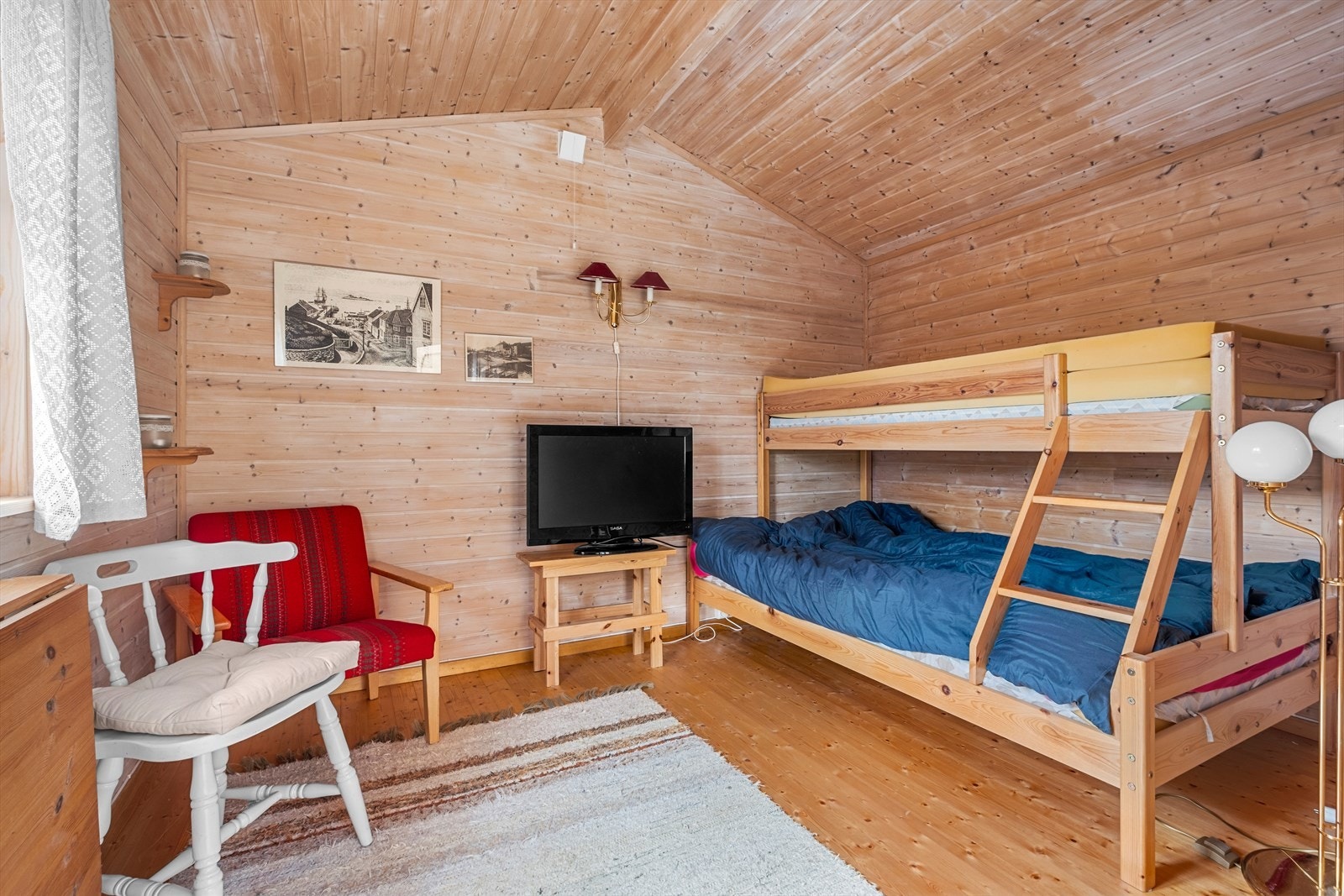 I annekset finner man ekstra med soveplasser/ stue. Galleribilde