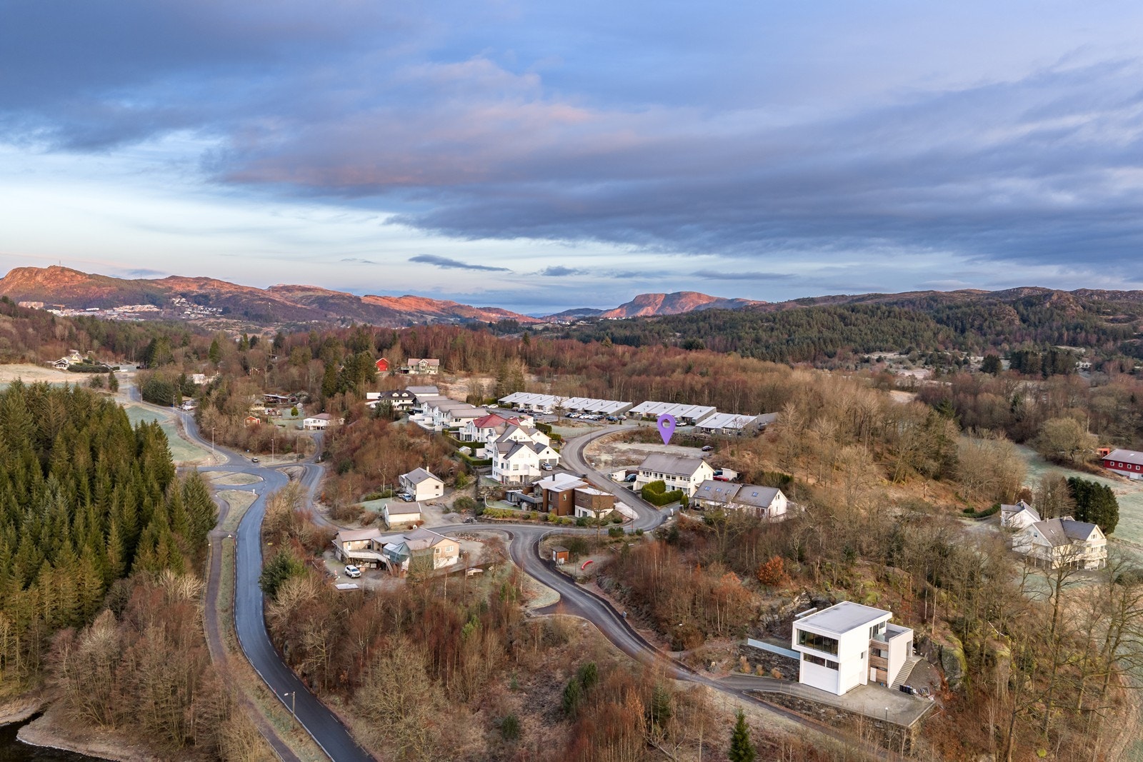 Garasjer på inntil 30 kvm. kan plasseres frittstående eller i rekker. Galleribilde