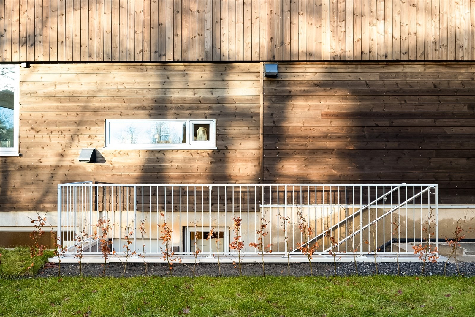 Egen inngang til kjeller Galleribilde