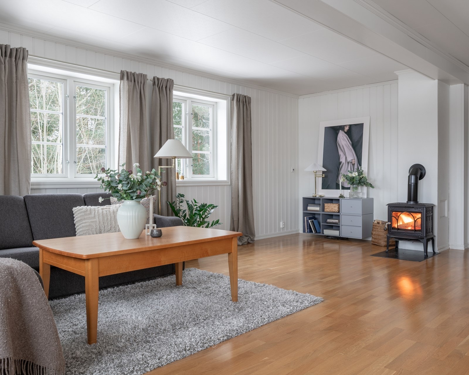 God plass til sofagruppe og tv/medialøsning. Galleribilde