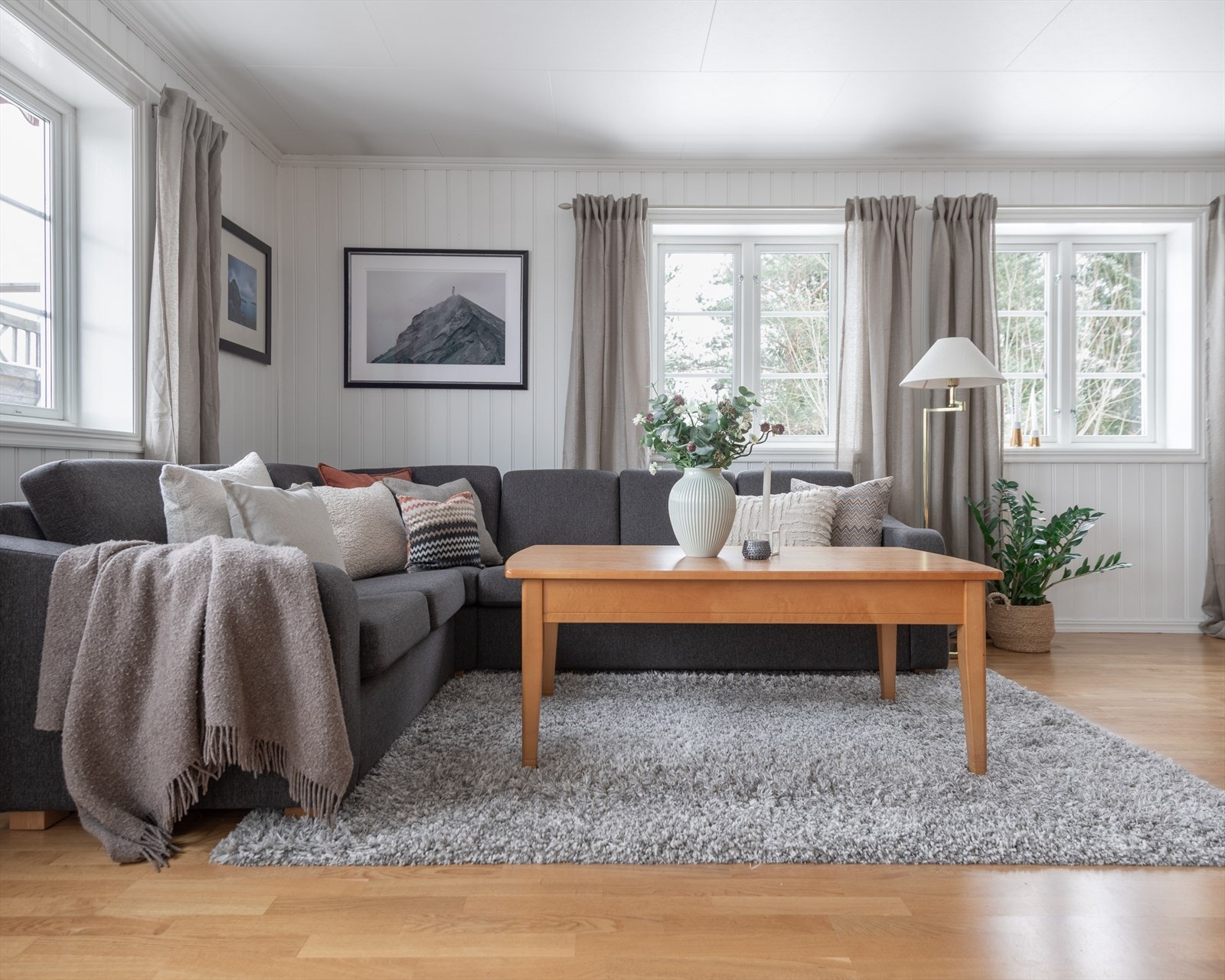 Sofakroken. Galleribilde