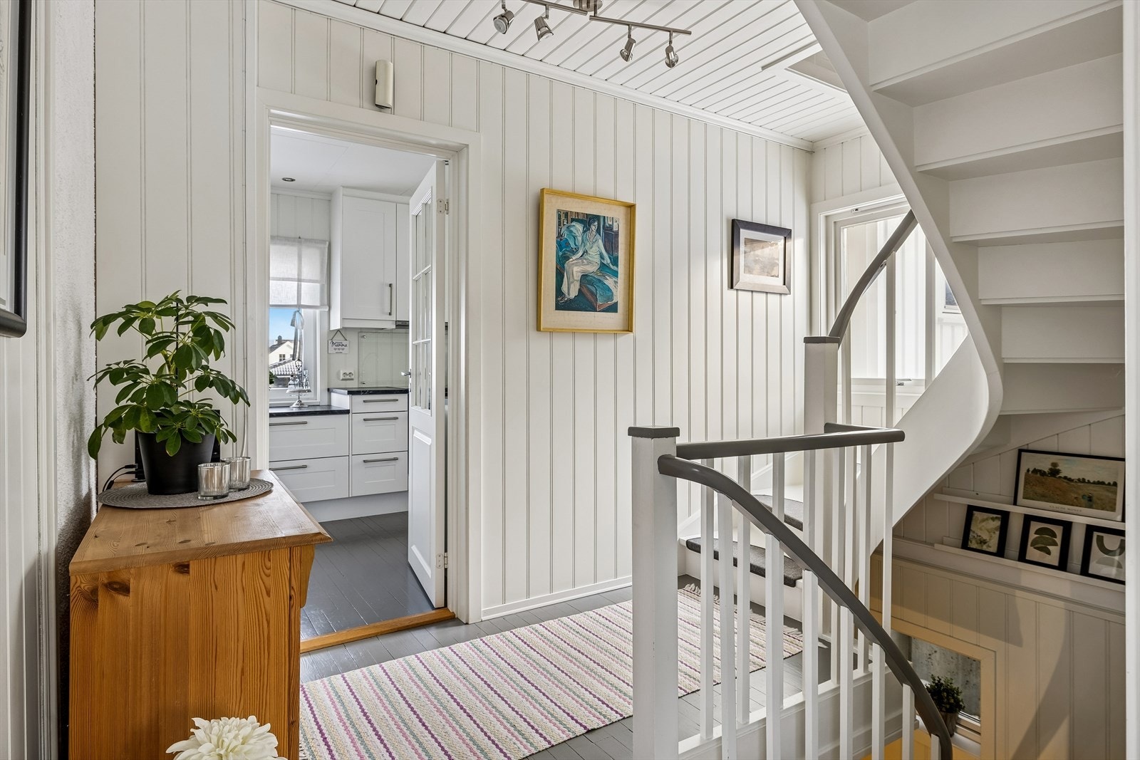 2.etg - Hall Galleribilde