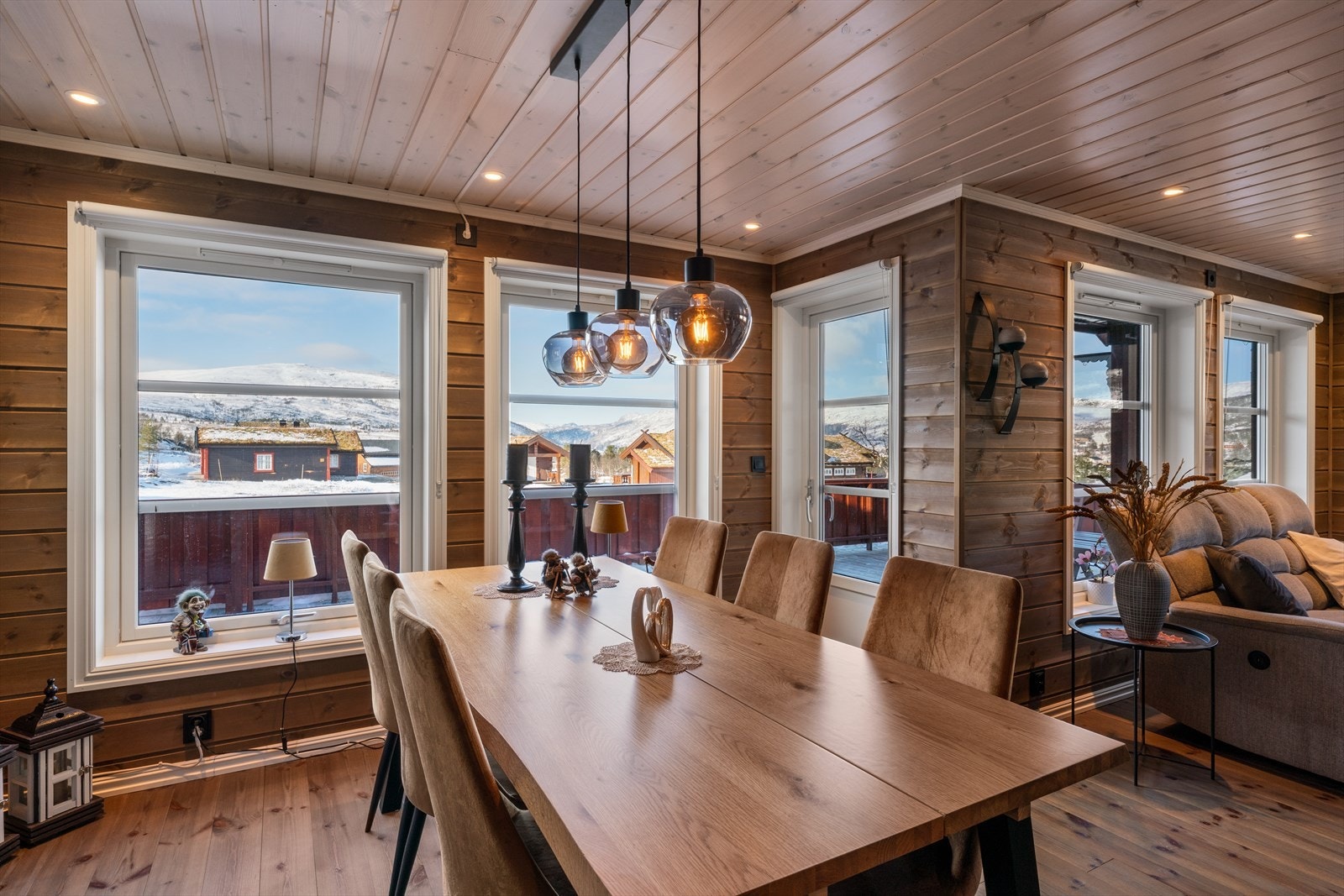 Majestetisk utsikt fra spisestuen, her kan du virkelig nyte gode måltider sammen med vakker utsikt. Galleribilde