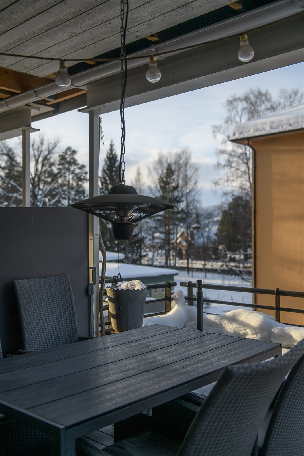 Det er god plass til å møblere ute på balkongen. Galleribilde