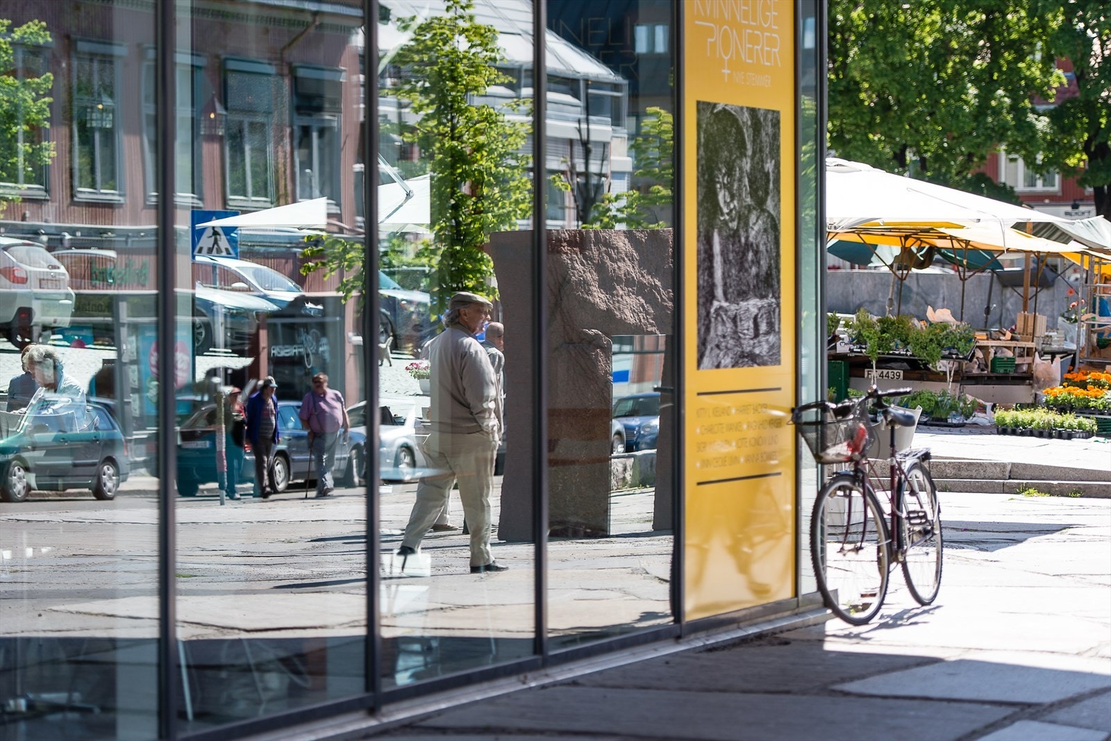 Det er umiddelbar gangavstand til alt av byens servicefasiliteter og kulturtilbud. Galleribilde