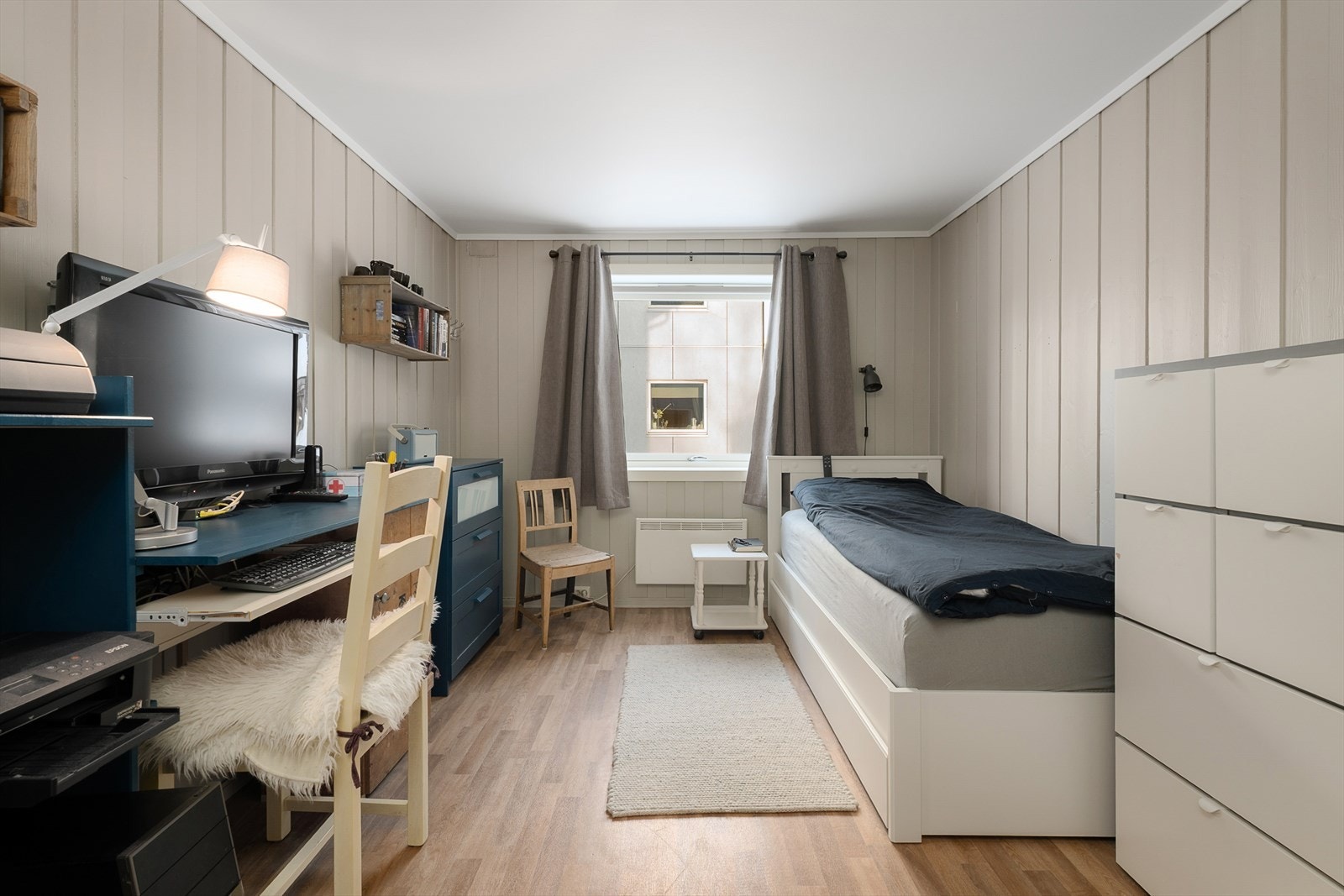 Hovedsoverommet har god plass til seng og kontorløsning. Galleribilde