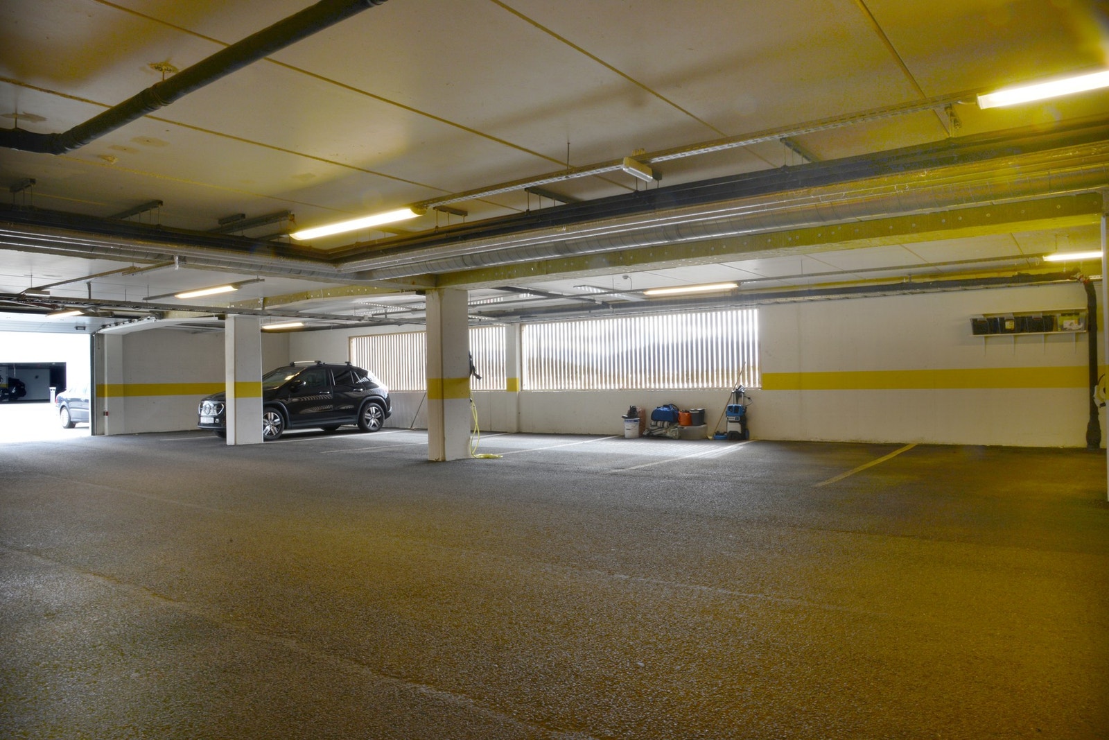 Alle boligseksjoner har 1 parkeringsplass i felles parkeringanlegg. Galleribilde