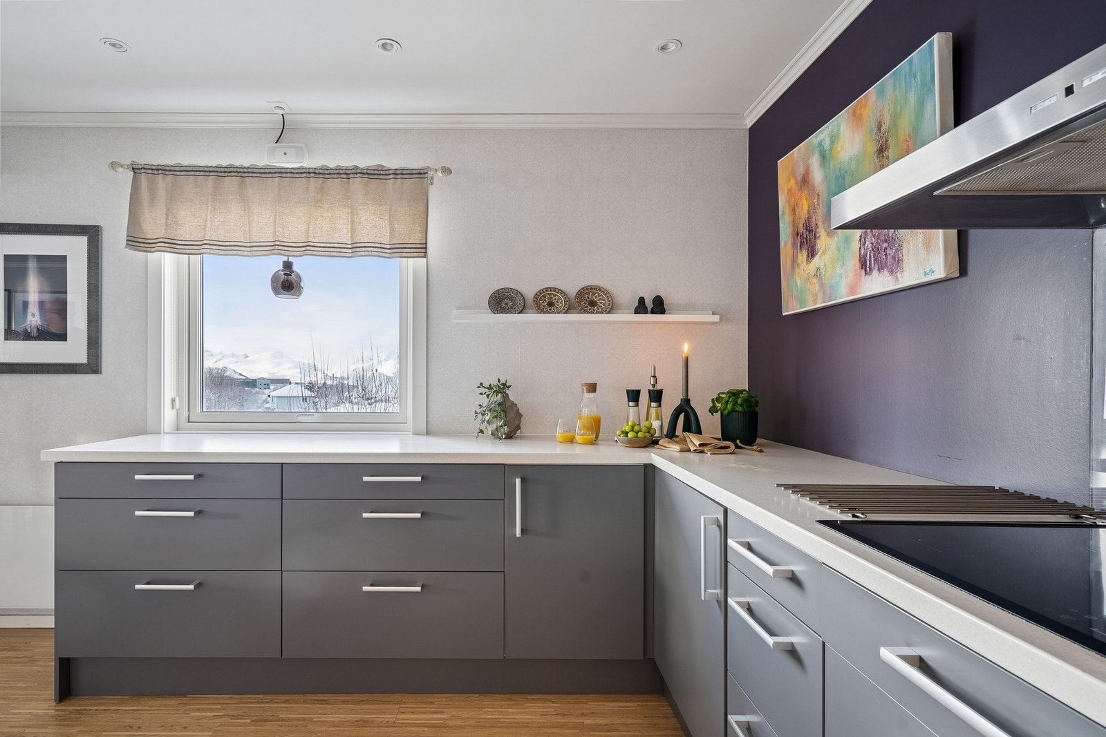 Det er downlights i himling. Galleribilde