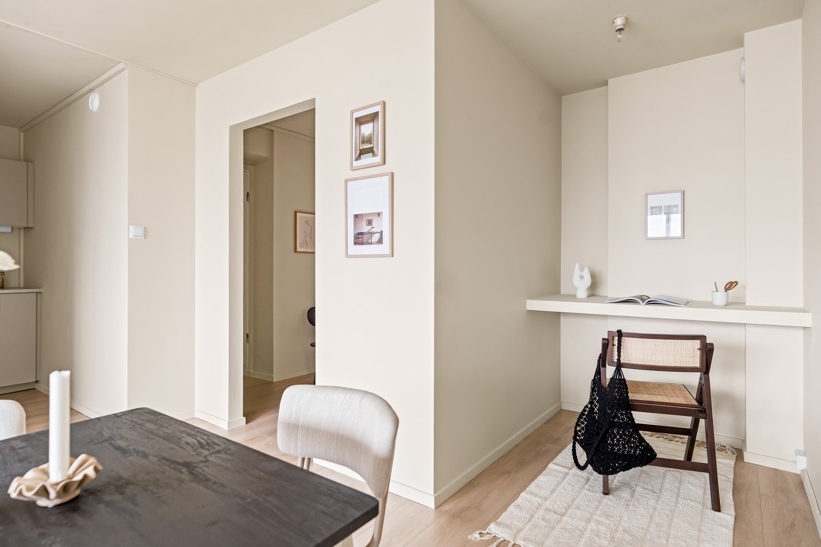 Boligen er i lekre fargevalg som er gjennomgående i hele boligen. Galleribilde