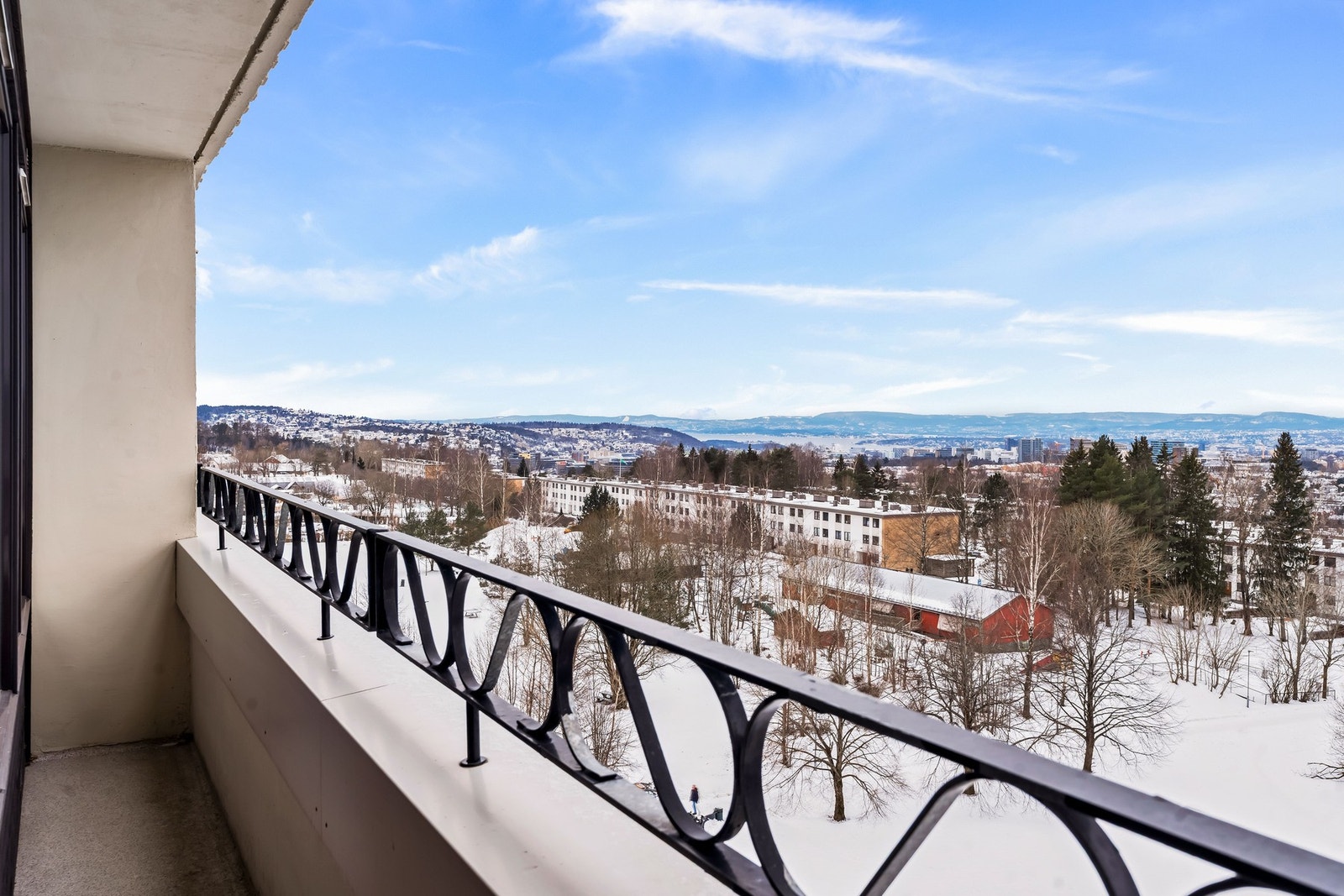 Balkongen vender mot vest og har med andre ord solnedganger året rundt! Galleribilde
