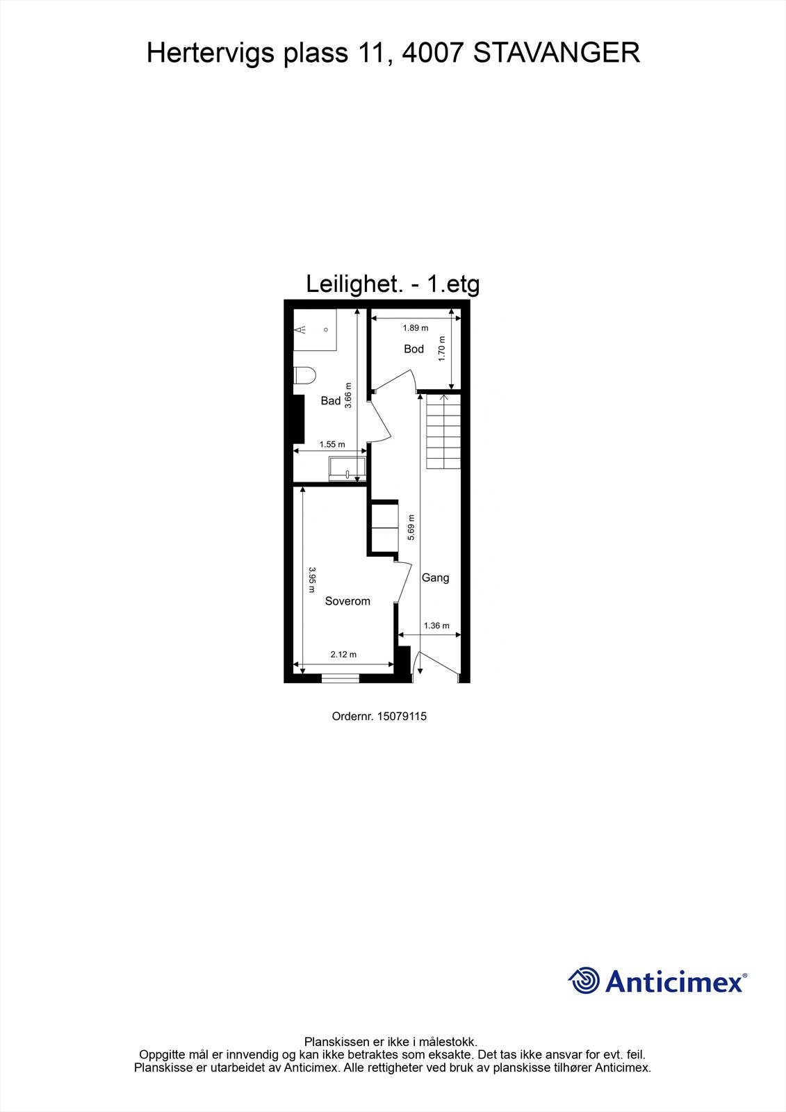 Første etasje har en praktisk planløsning med entré, soverom, bad og bod. Galleribilde