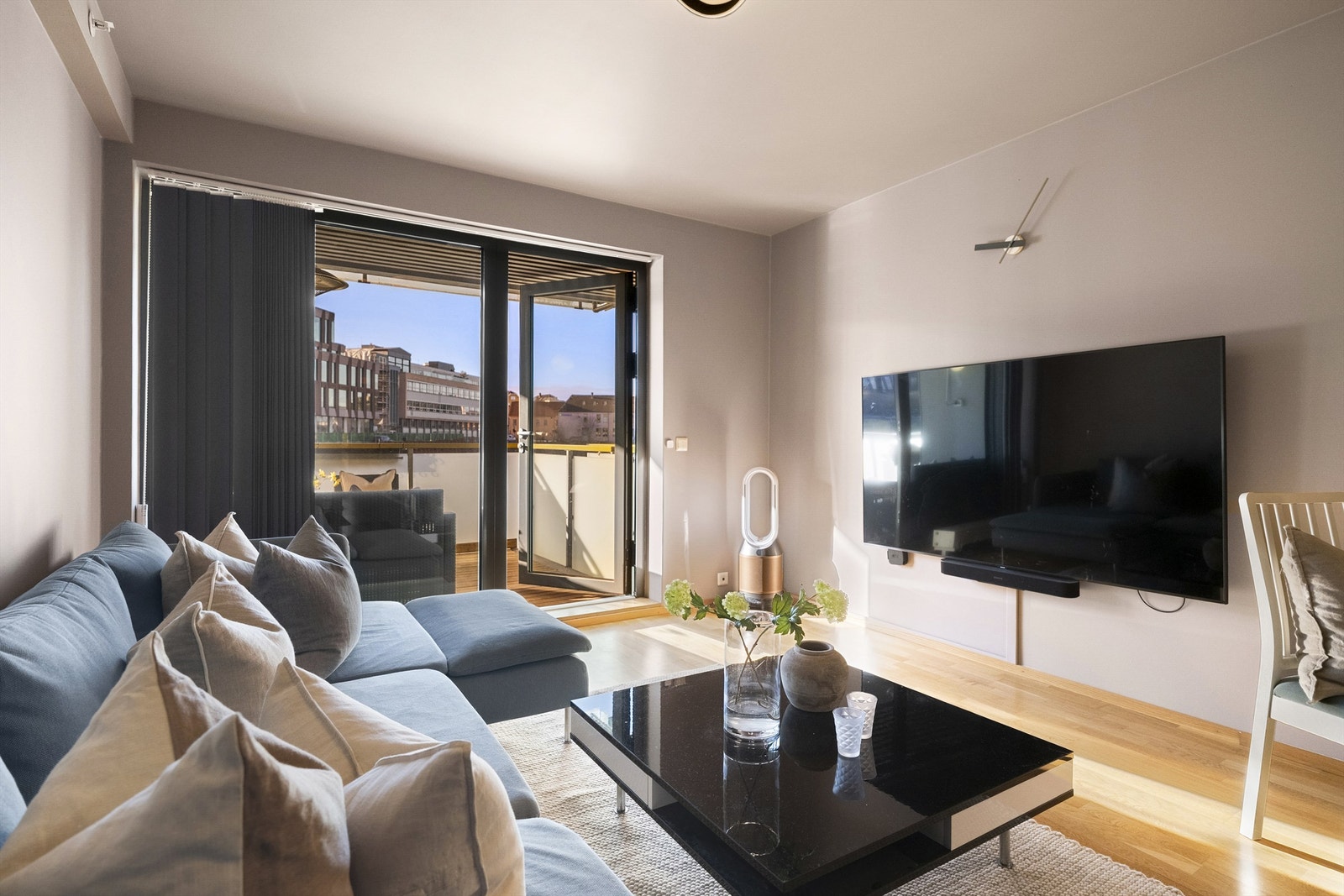 Her er det enkelt å trives i en sentral og moderne bolig. Galleribilde