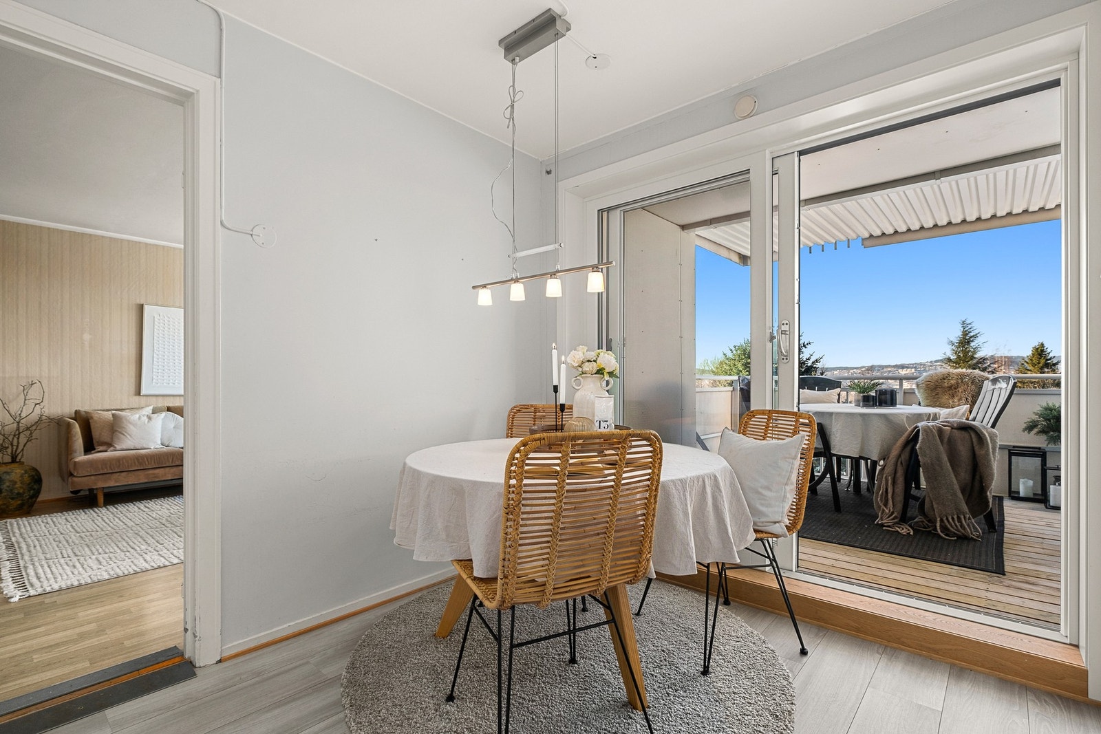 God plass til kjøkkenbord Galleribilde