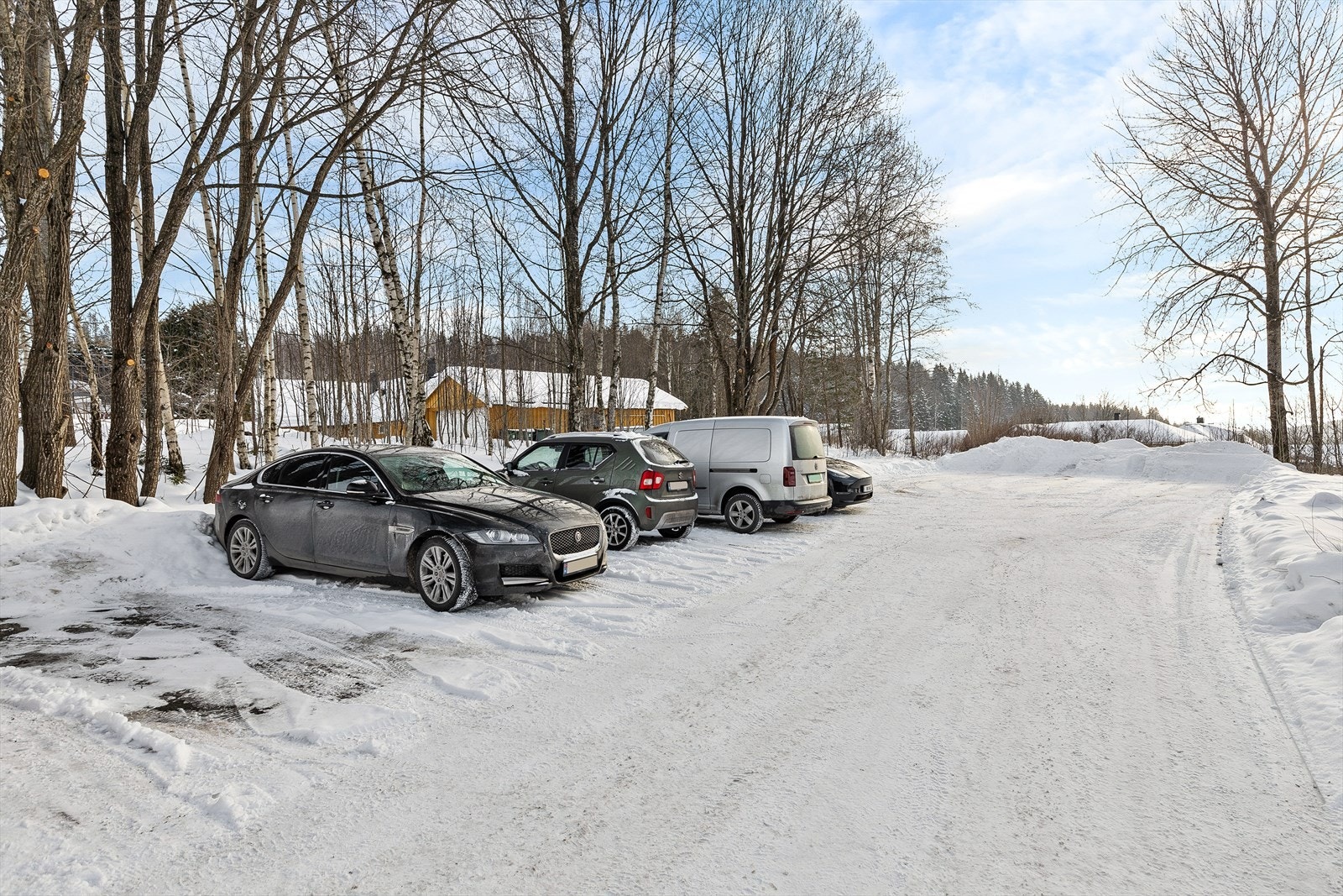 Felles parkeringsplass i sameiet Galleribilde