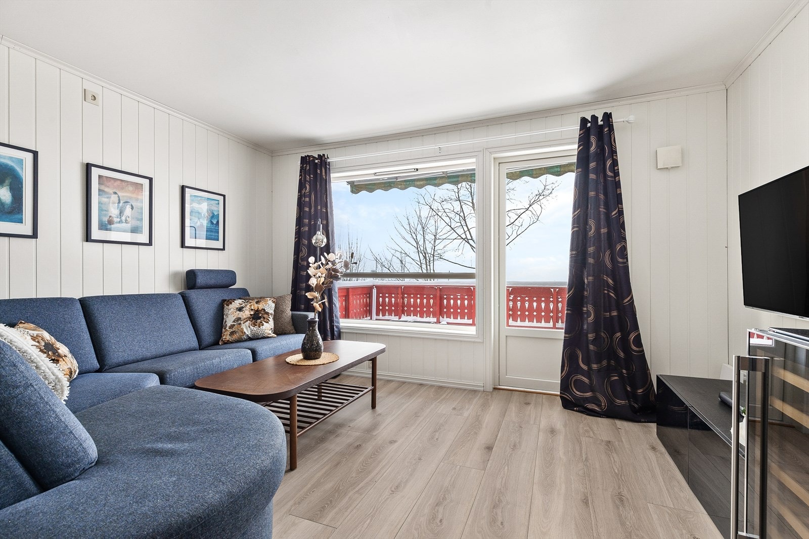 Det er gjennomgående nytt laminatgulv i leiligheten fra 2024 Galleribilde