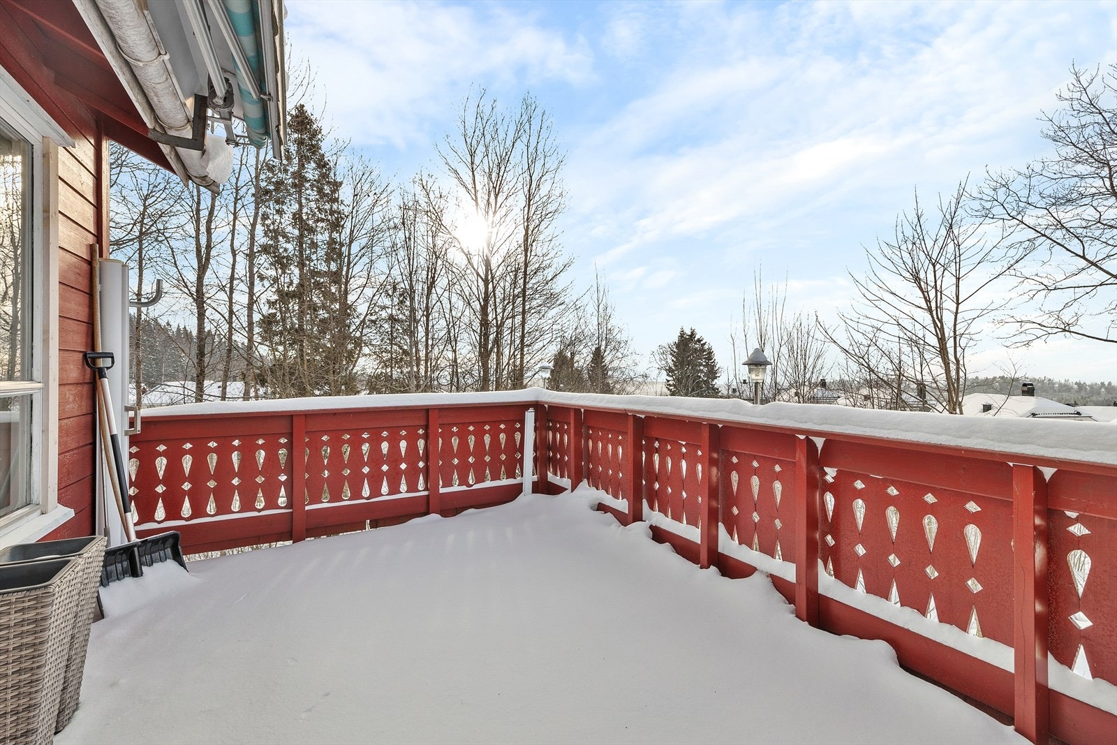 Fra stuen er det utgang til balkong på ca. 11 kvm Galleribilde