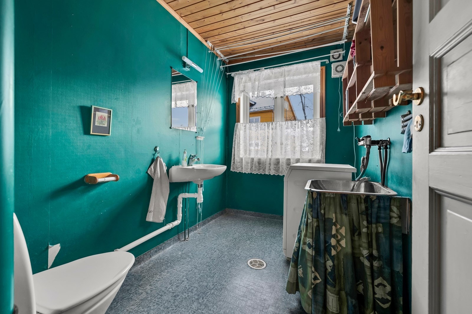 Vaskerommet - med toalett. Galleribilde