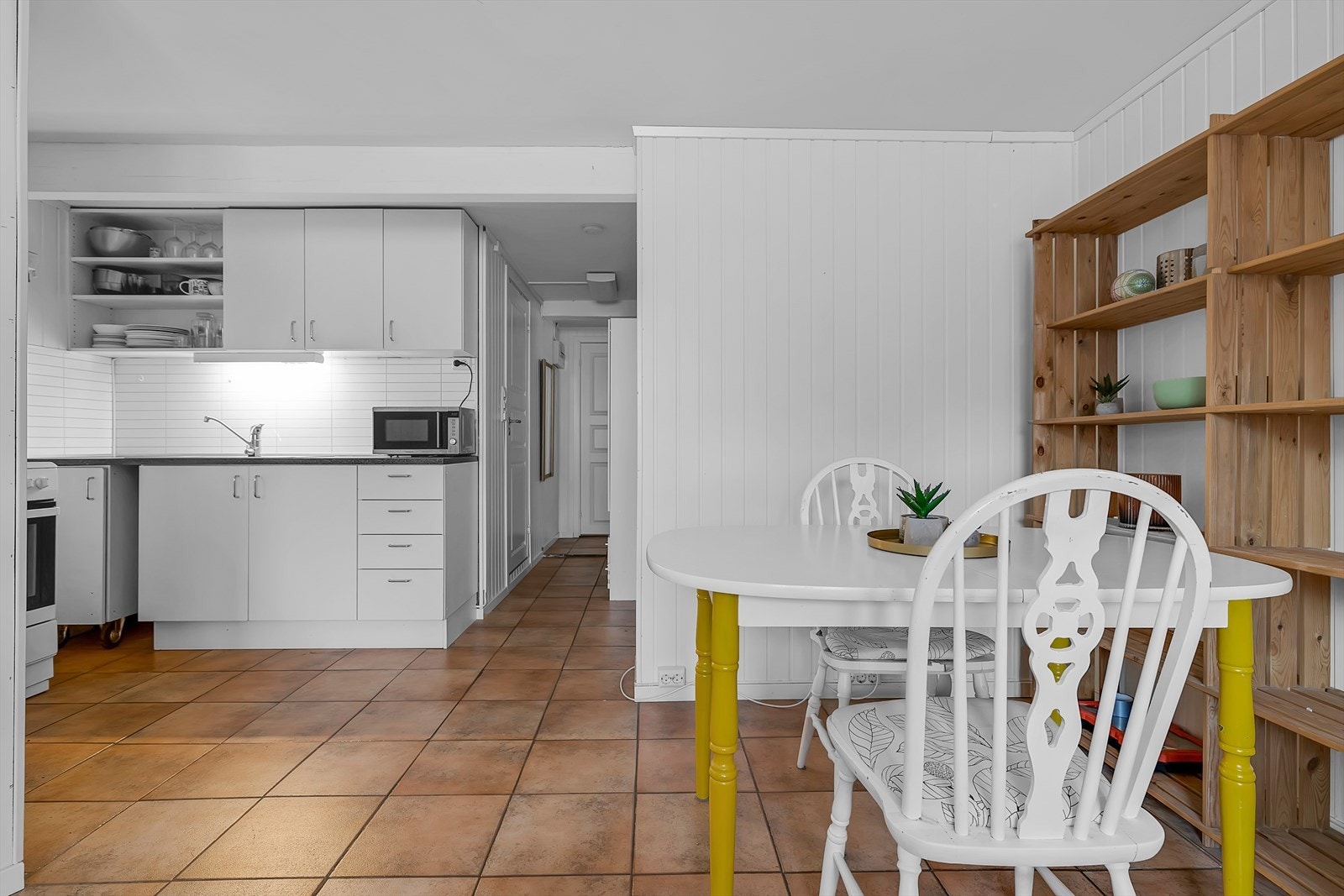 Stue/kjøkken i kjelleren. Galleribilde