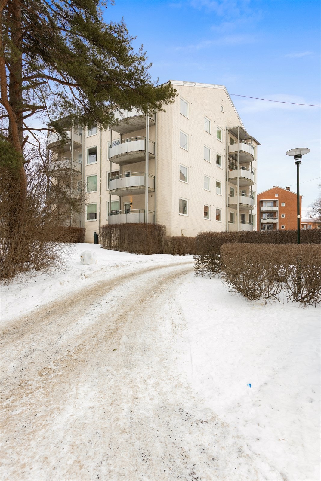 Leiligheten tilhører Blåfjellet Borettslag, etablert i 1956 og forvaltet av OBOS. Galleribilde