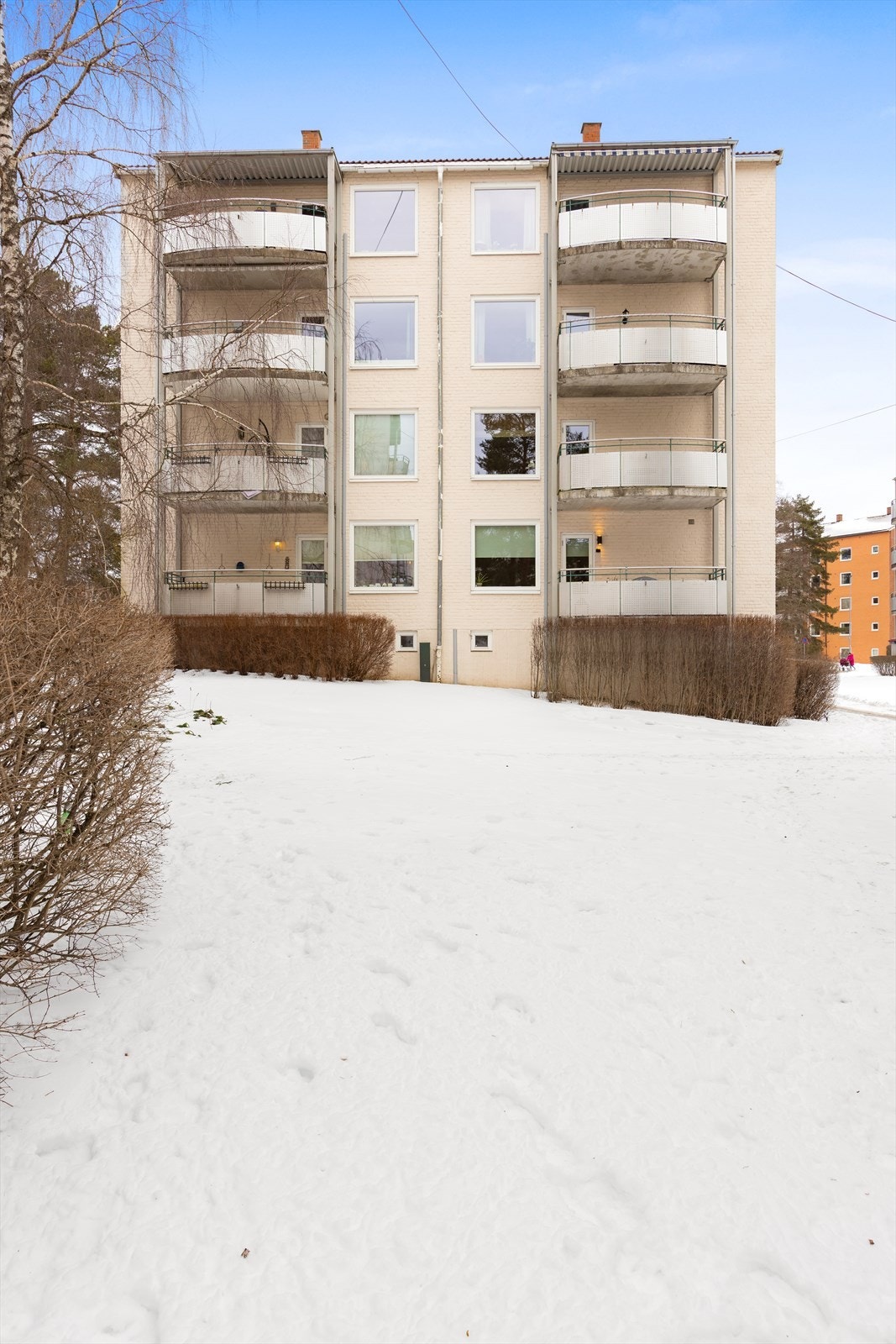Borettslaget har store, velholdte fellesområder som gir en åpen og luftig følelse. Galleribilde