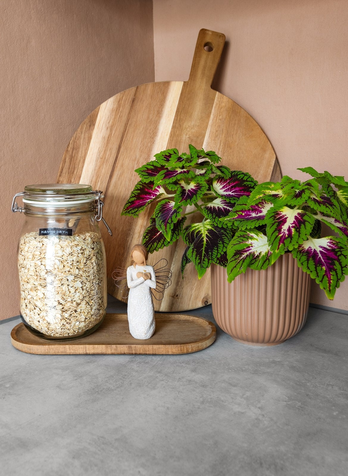 De gjennomtenkte materialvalgene og detaljene skaper et helhetlig inntrykk. Galleribilde