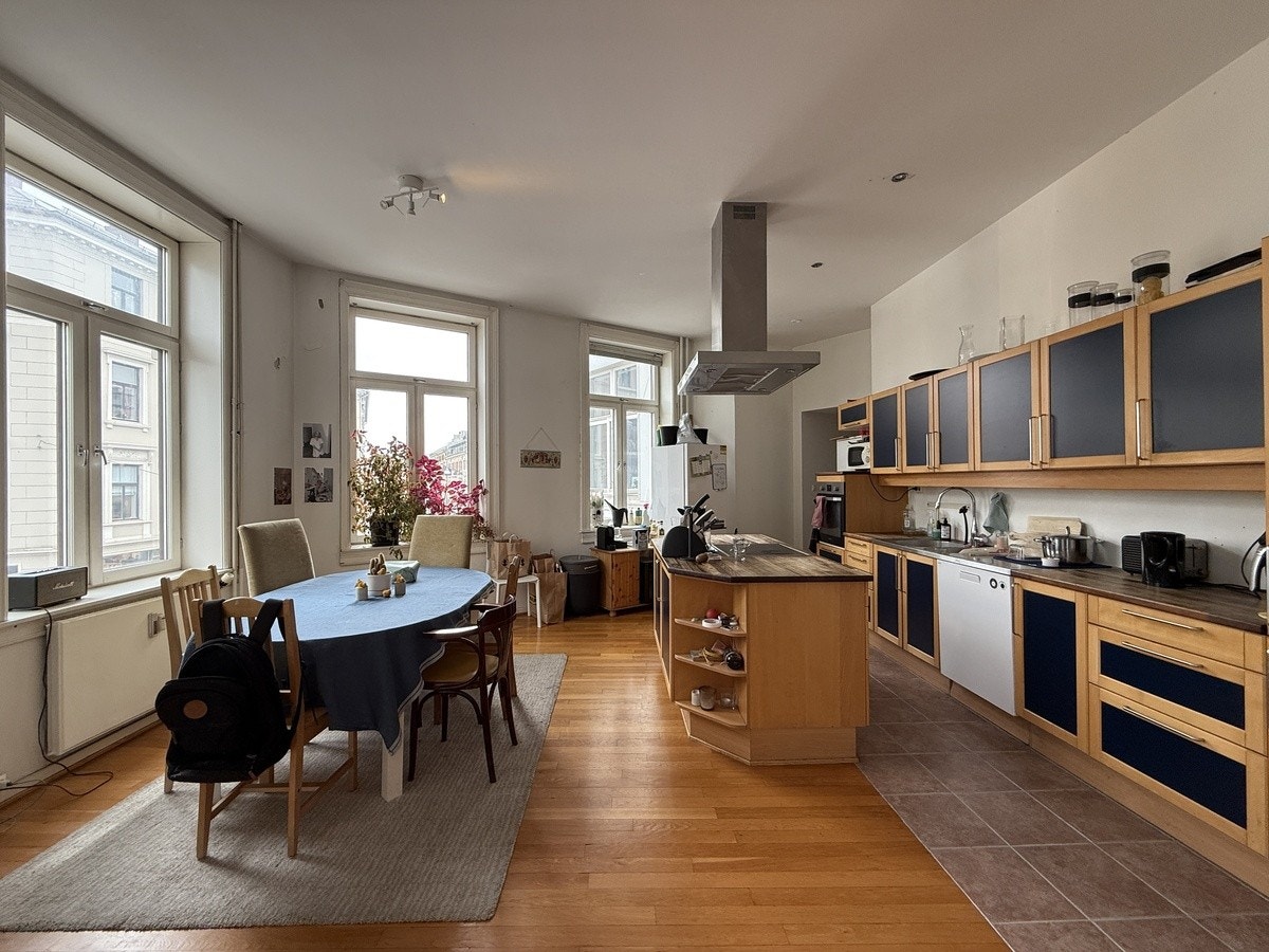 Romslig kjøkken Galleribilde