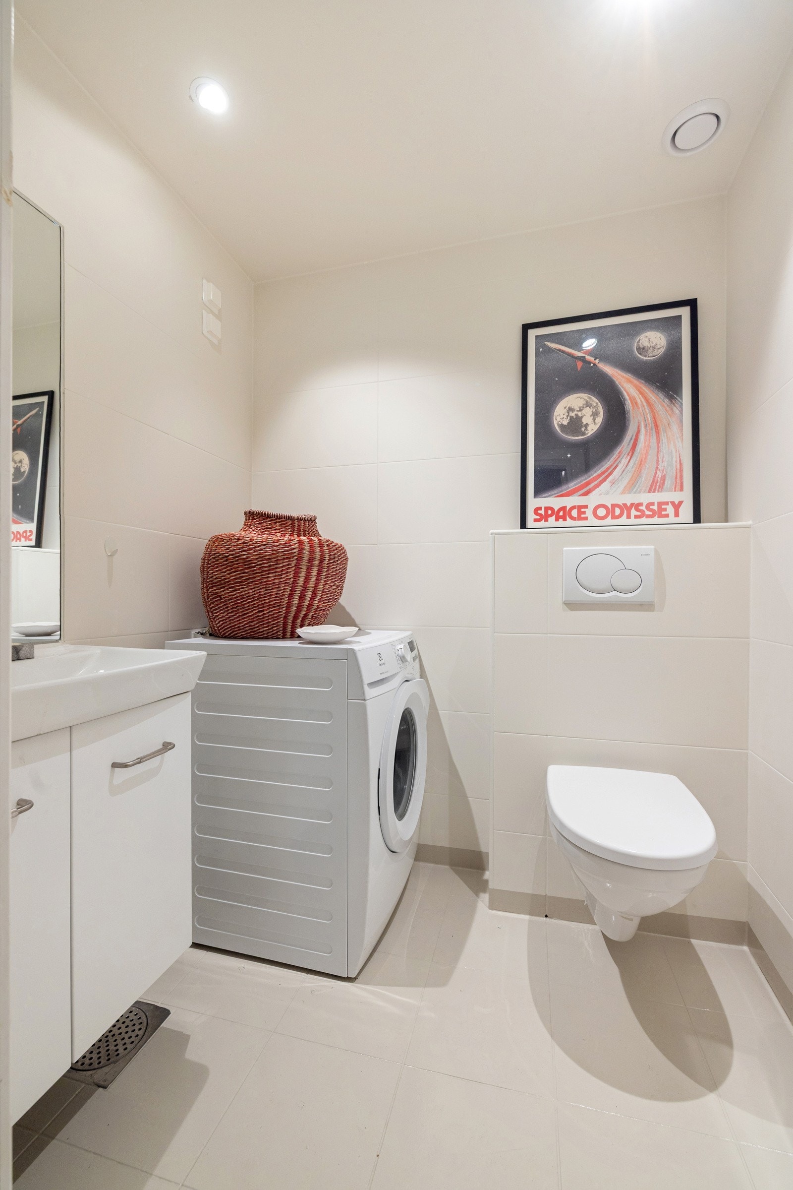 Overflater på badene er pusset og overflatebehandlet i 2025. Galleribilde