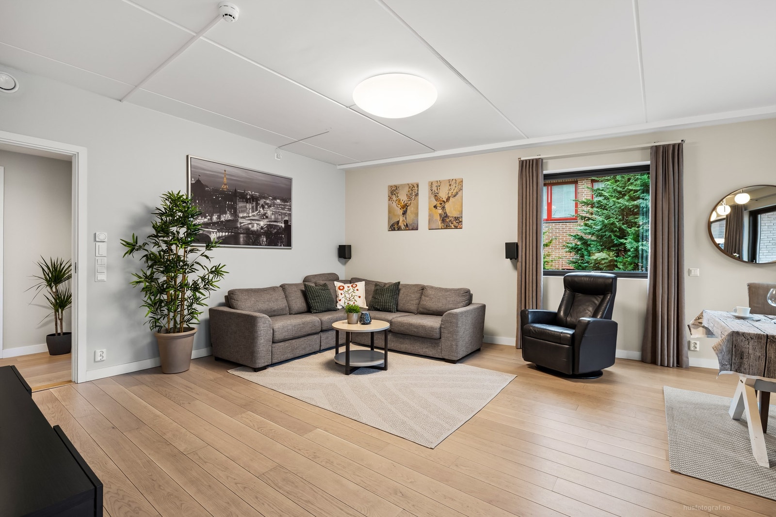 Leiligheten er velholdt og har en praktisk planløsning Galleribilde