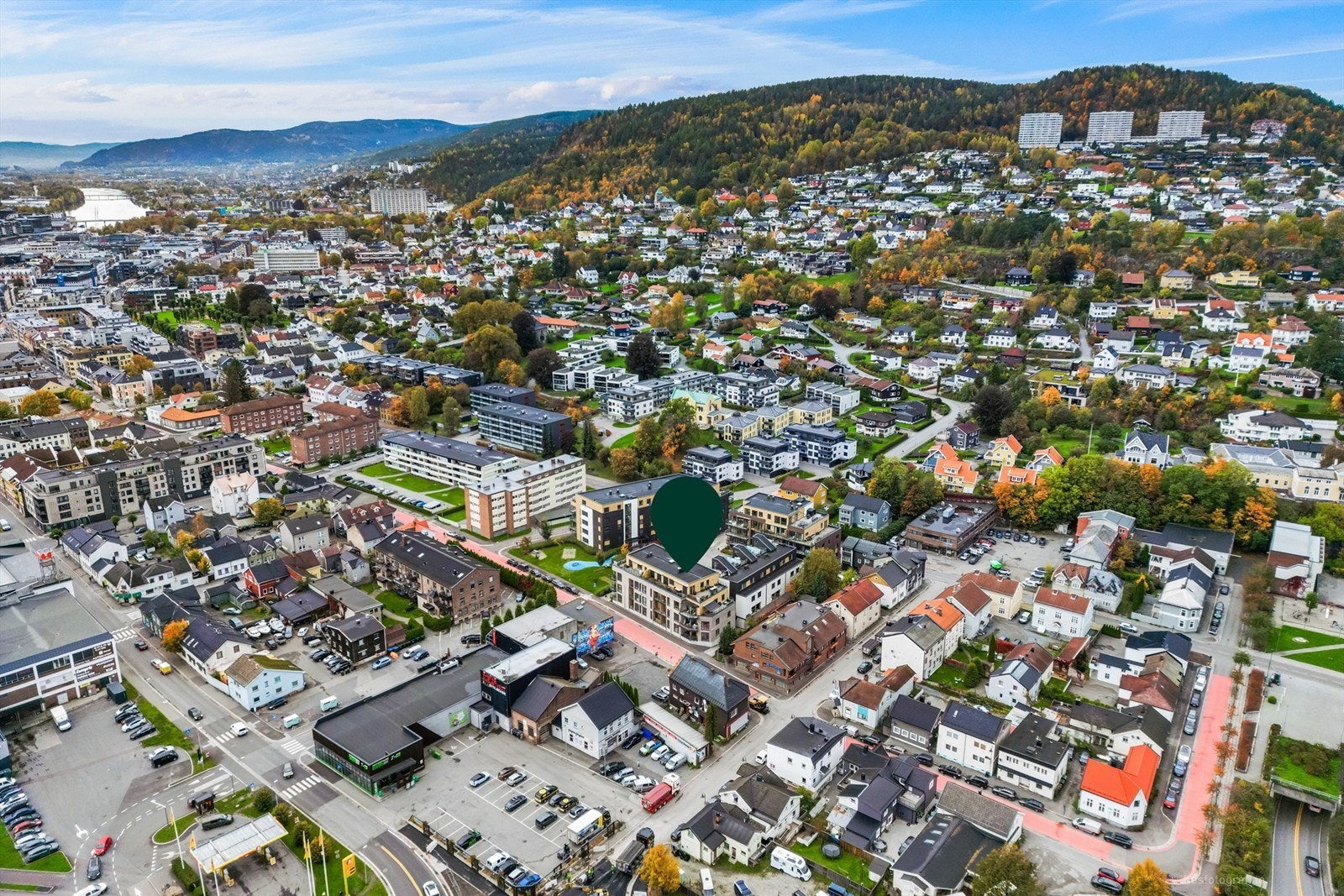 Gågatene i sentrum kan friste med et stort utvalg av sentrumsfasiliteter som caféer, dagligvareforretninger, restauranter, nisjébutikker m.m. Galleribilde
