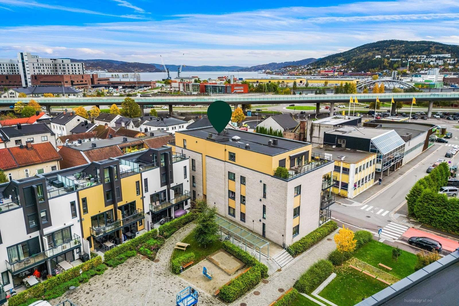 Det er også kort vei til den nye Fjordbyen med et urbant sjøliv og helseparken med nytt sykehus Galleribilde