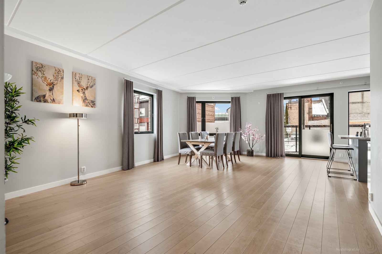 Balansert ventilasjon og vannbåren gulvvarme i alle rom (fjernvarme) Galleribilde