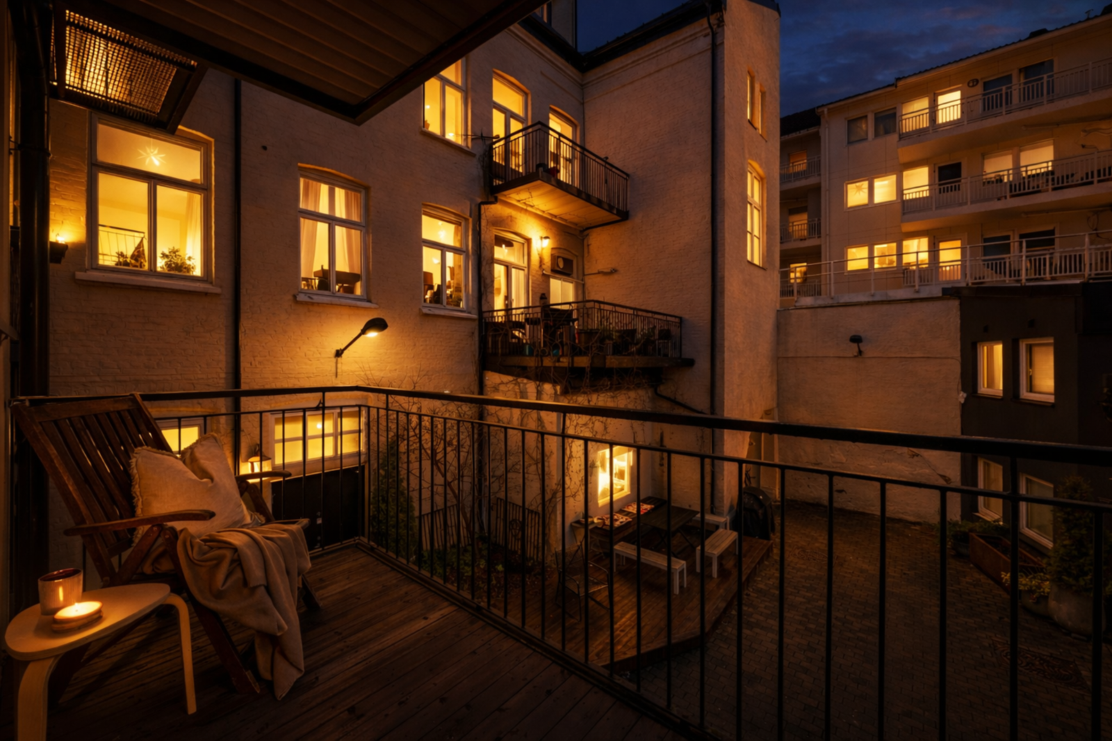 Velkommen til Karlstadgata 8C - en flott 2-roms med herlig beliggenhet. Kveldsbilde redigert med AI. Galleribilde