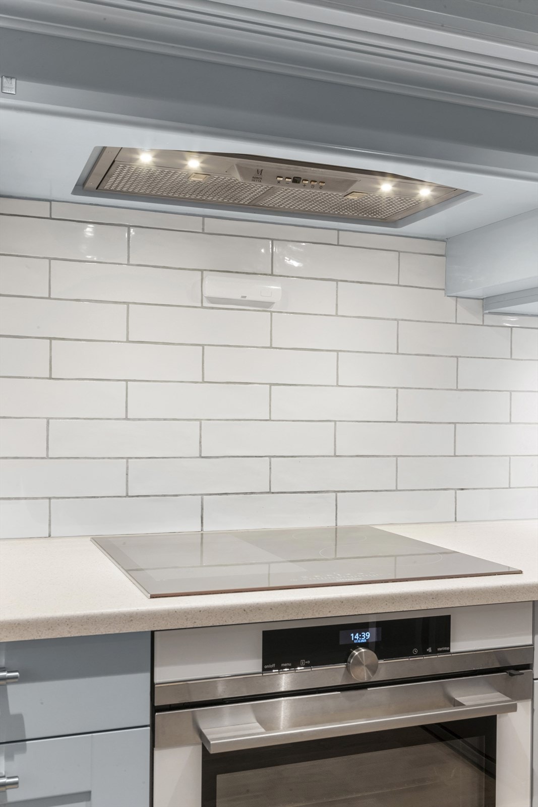 Hvitevarene er fra Siemens og ventilatoren er av merket; RørosHetta Galleribilde