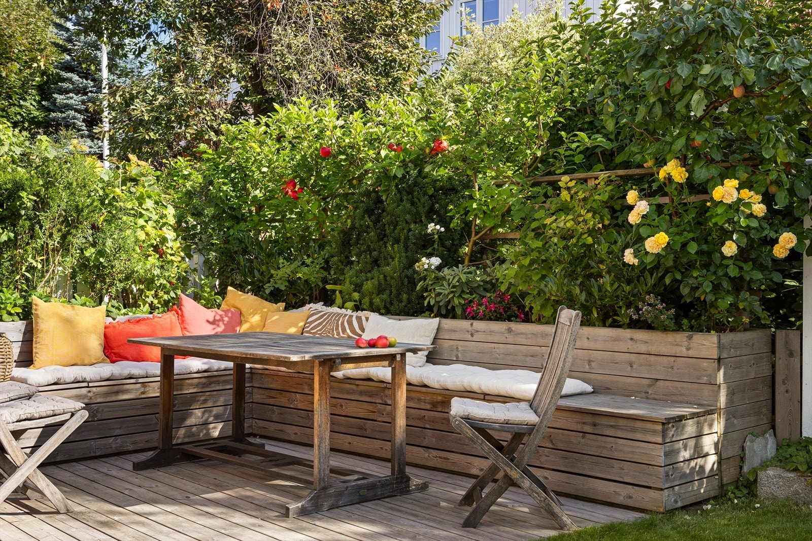 Eiendommen har en skjult perle av en uteplass. Galleribilde