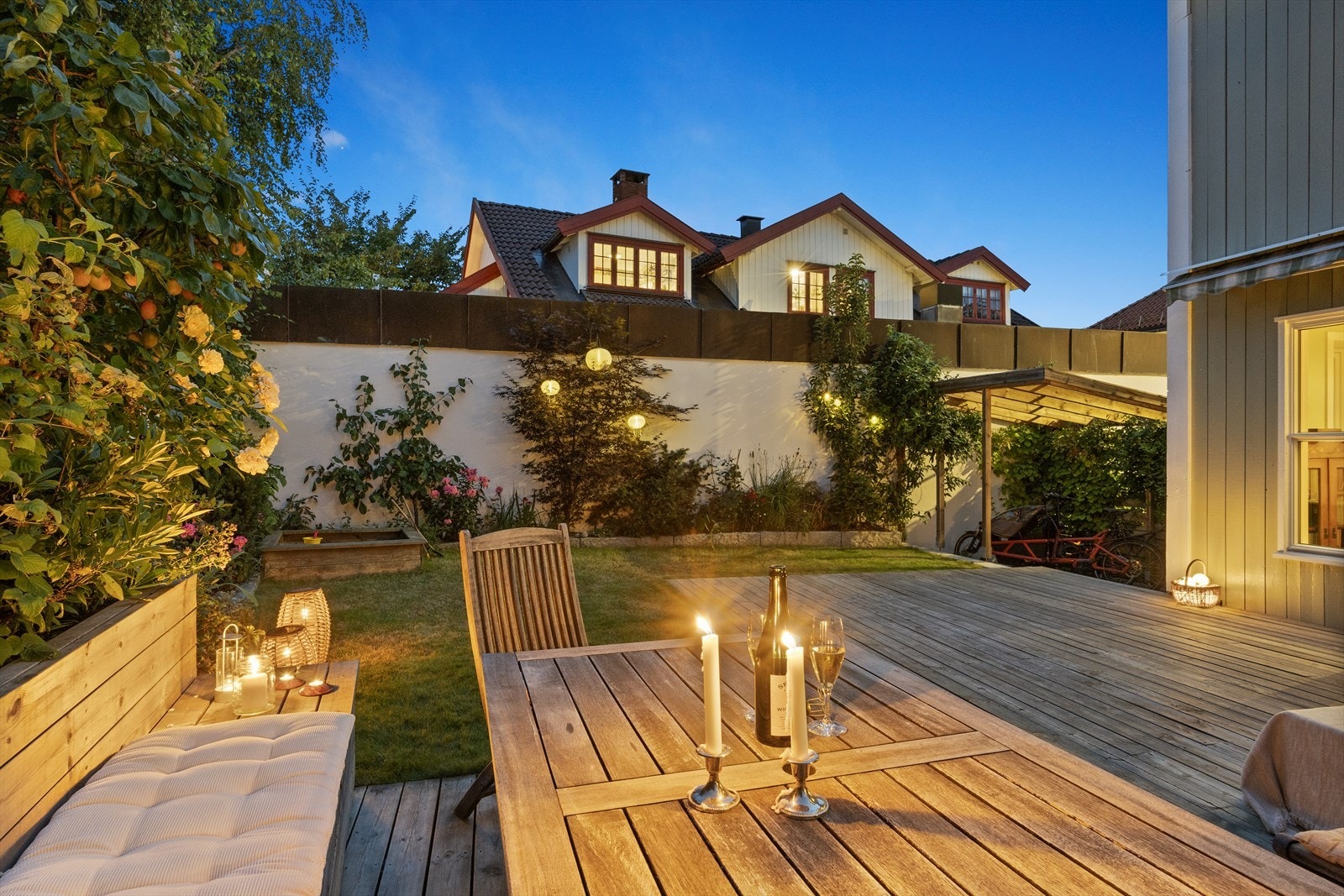 Markterrassen er på ca. 28 kvm, med god plass til grill og utemøblement. Galleribilde