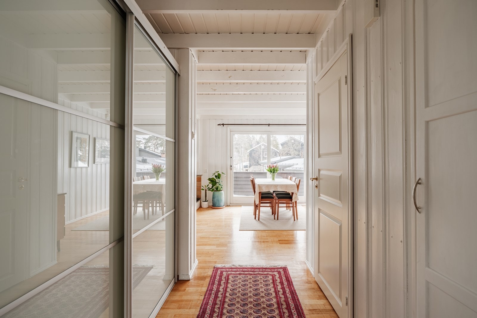 Mellomgang. Galleribilde