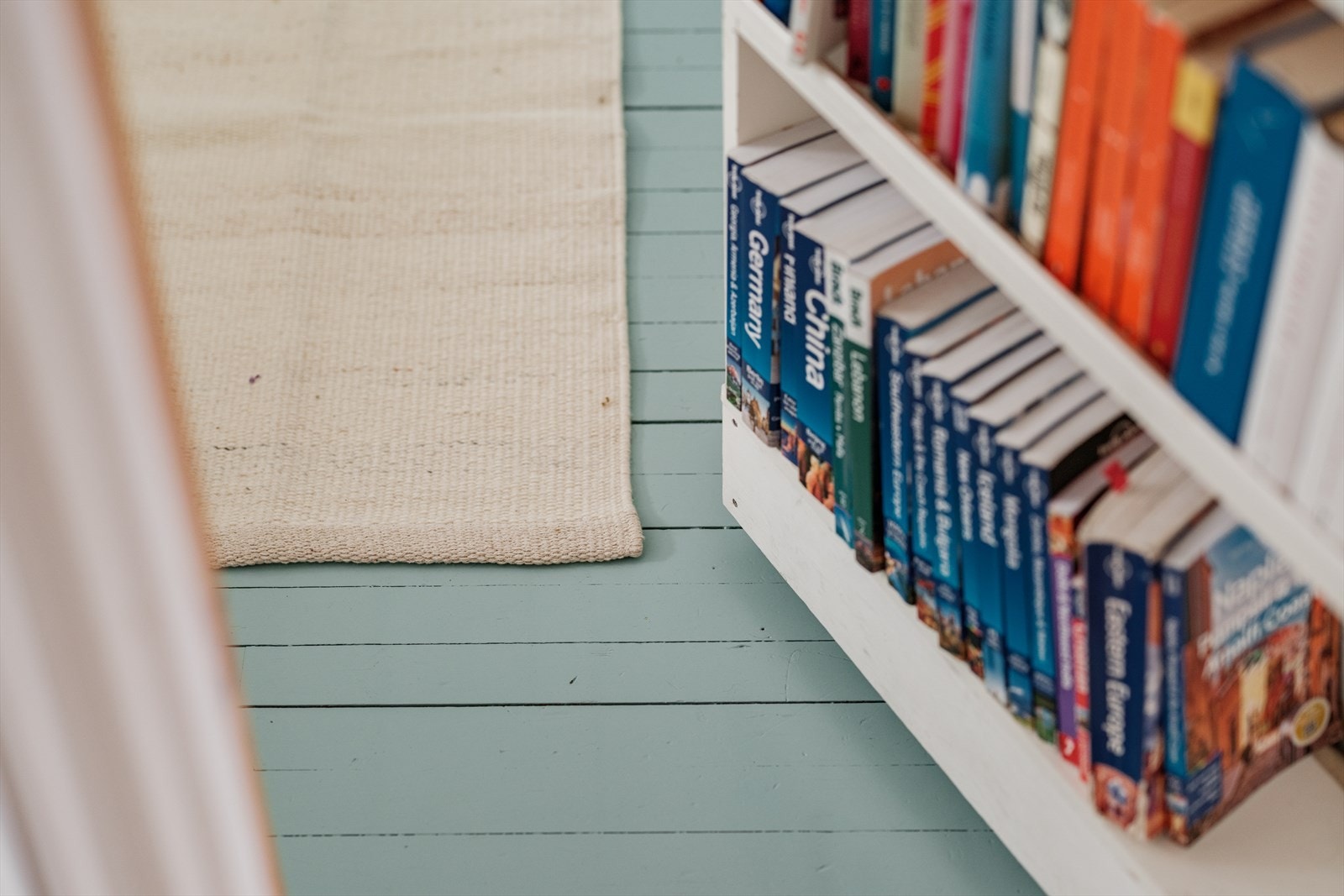 Når man skyver døren opp kommer man inn til et stille og svalt hovedsoverom. Galleribilde