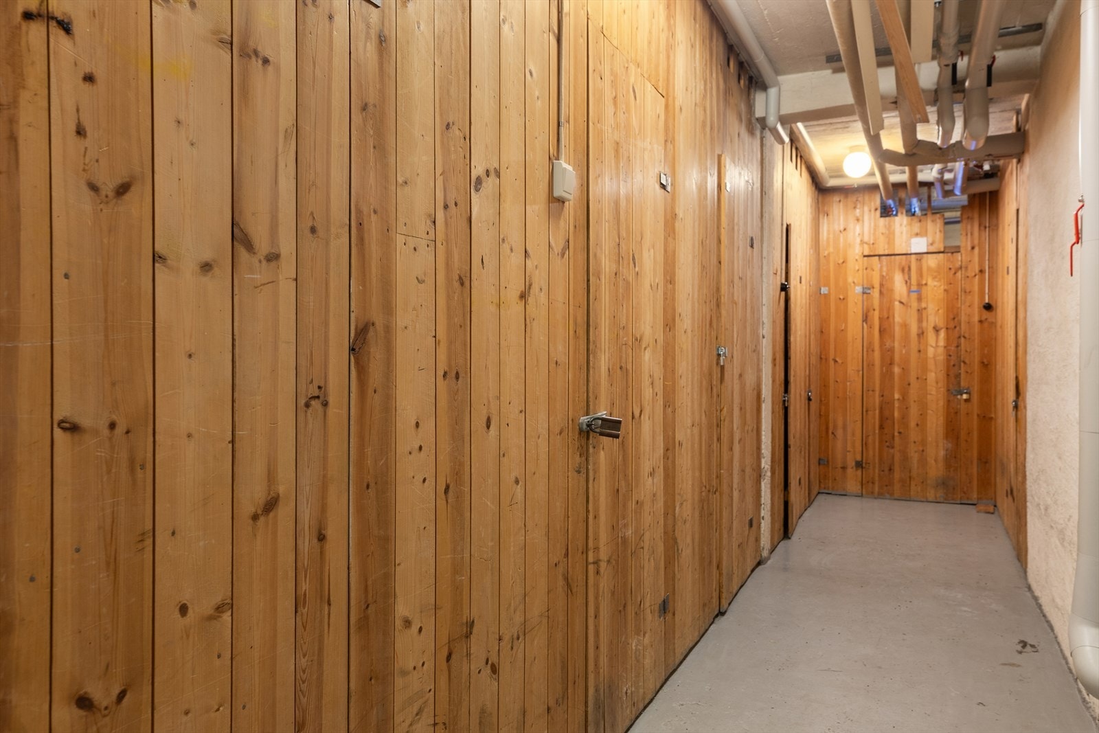 I tillegg medfølger en praktisk bod på ca. 4 m² i samme etasje som leiligheten. Galleribilde