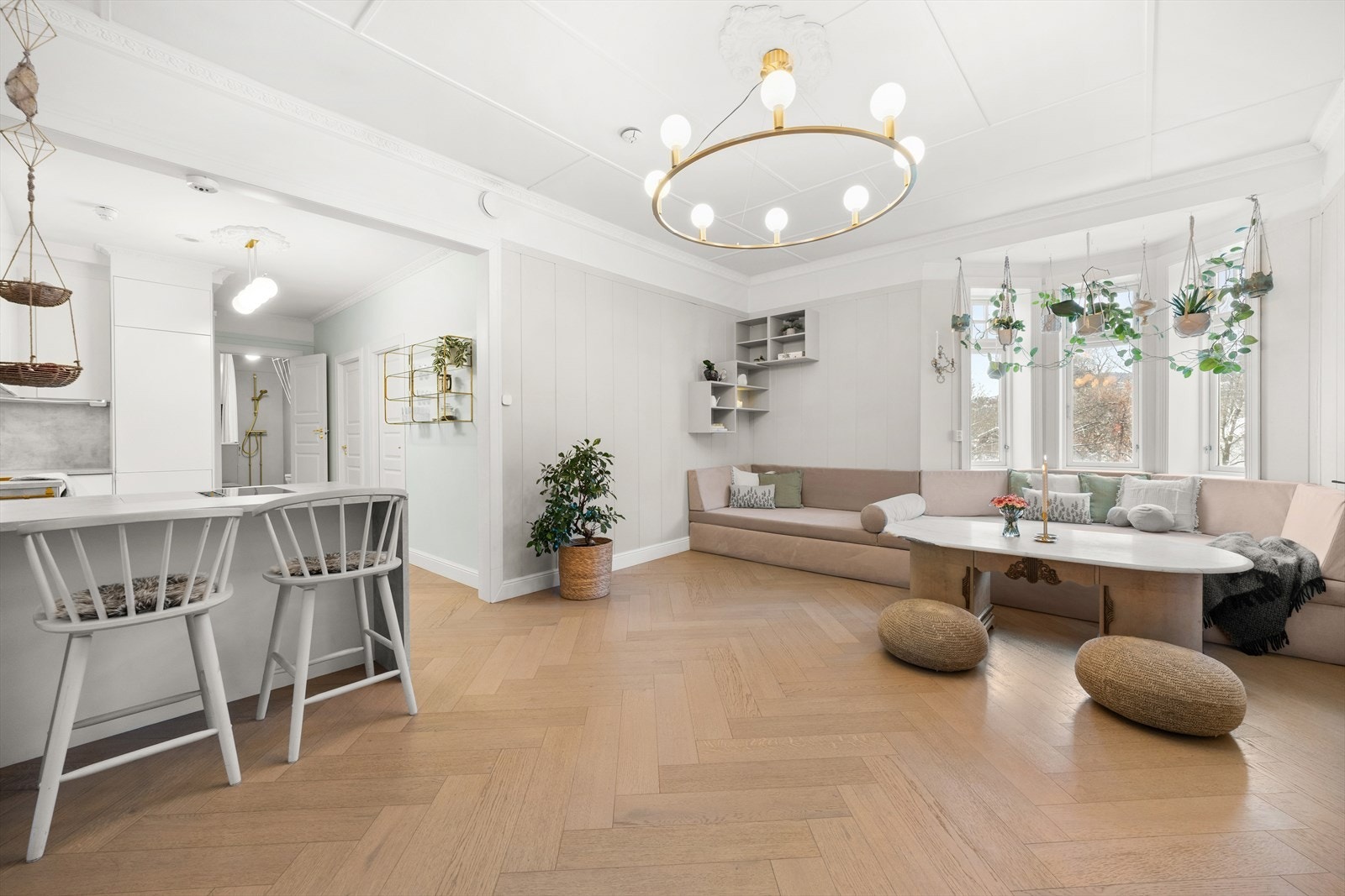 Videre adkomst til stue og kjøkken Galleribilde