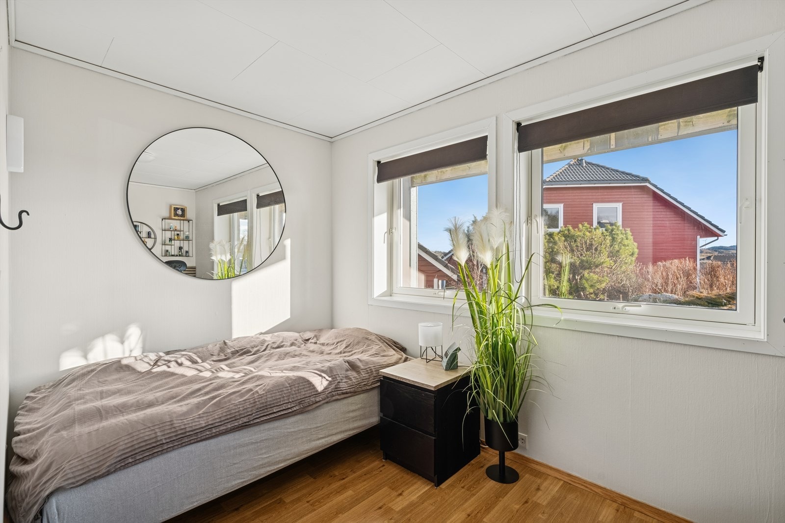 Etasjen har 2 soverom av god størrelse, ideelle som barnerom, gjesterom eller kontor. Galleribilde