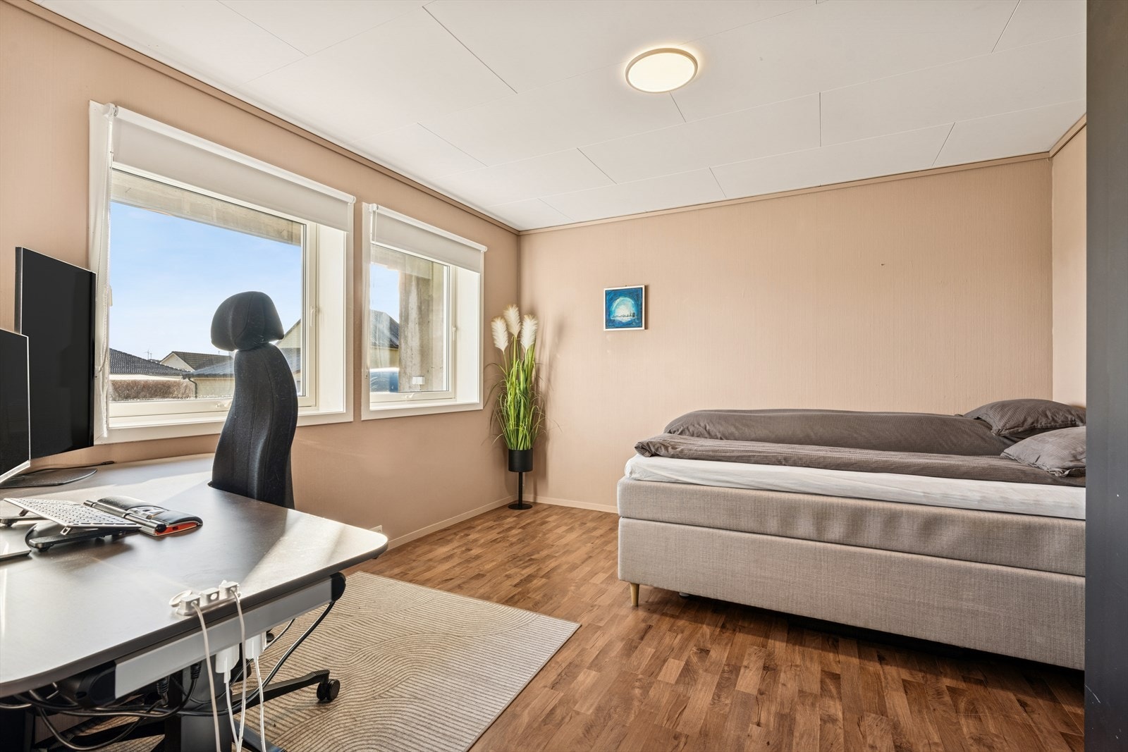 Soverom 2. Nydelig fargevalg på veggene. Galleribilde