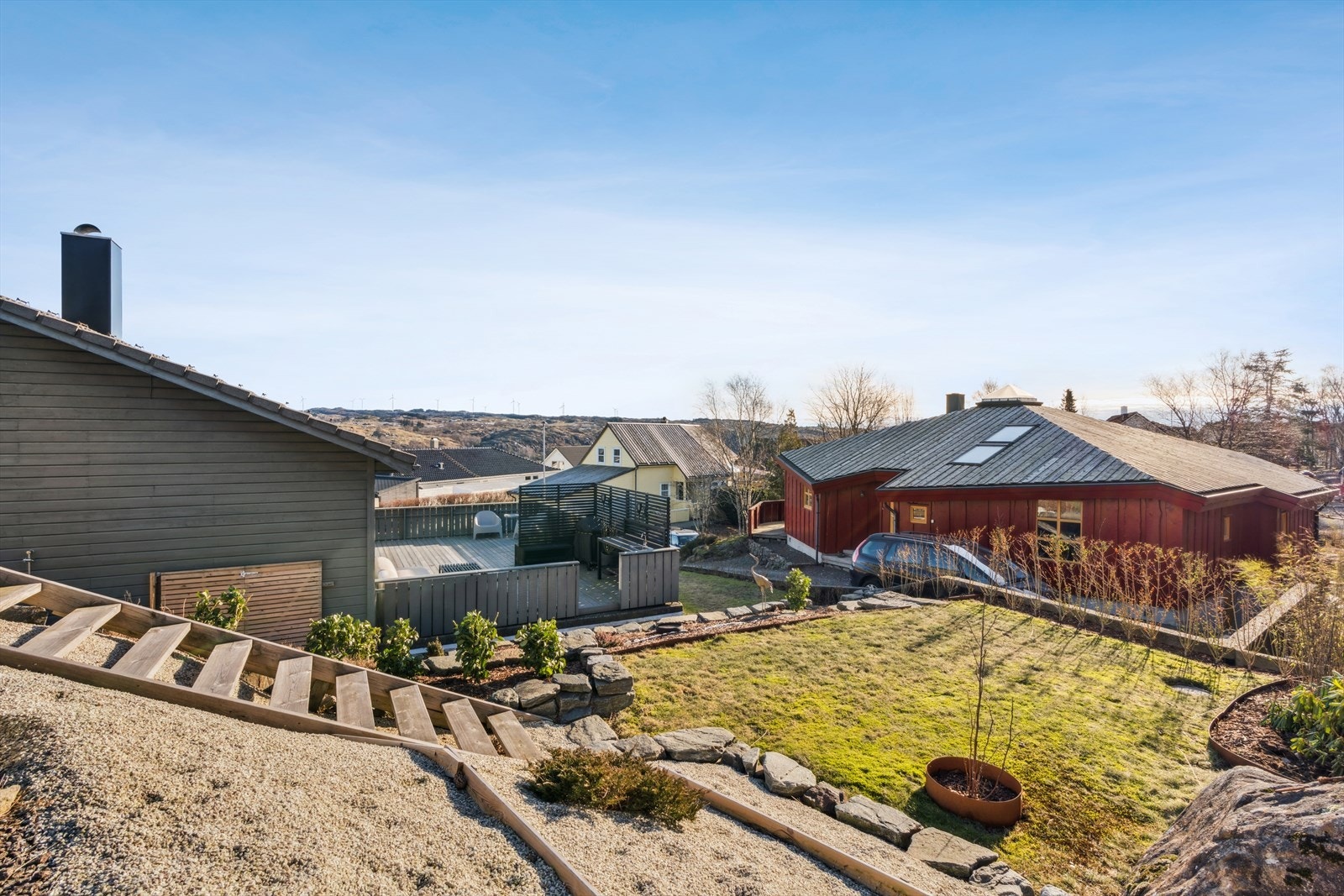 En kjekk, ivaretatt familiebolig som byr på høy trivselsfaktor for hele familien. Rolig beliggenhet med alt store og små trenger for å bo godt.. Galleribilde