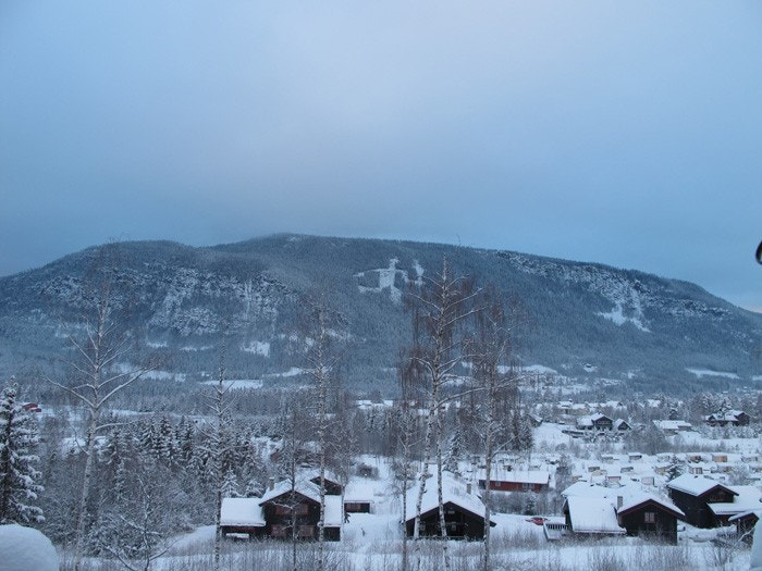 Fra stuen er det flott utsyn mot bl.a. omkringliggende fjell og fakkelmannen. Galleribilde